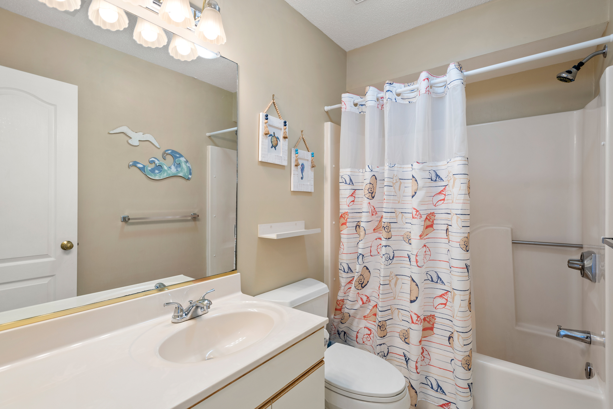 L34: Outer Banks Bliss | Mid Level Hall Bath