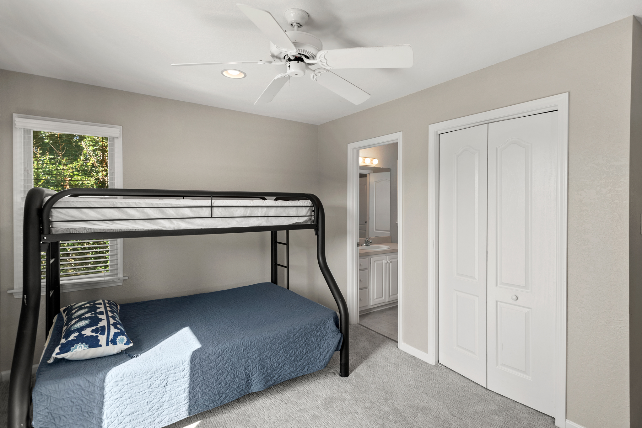 M841: Lighthouse Point | Mid Level Bedroom 2