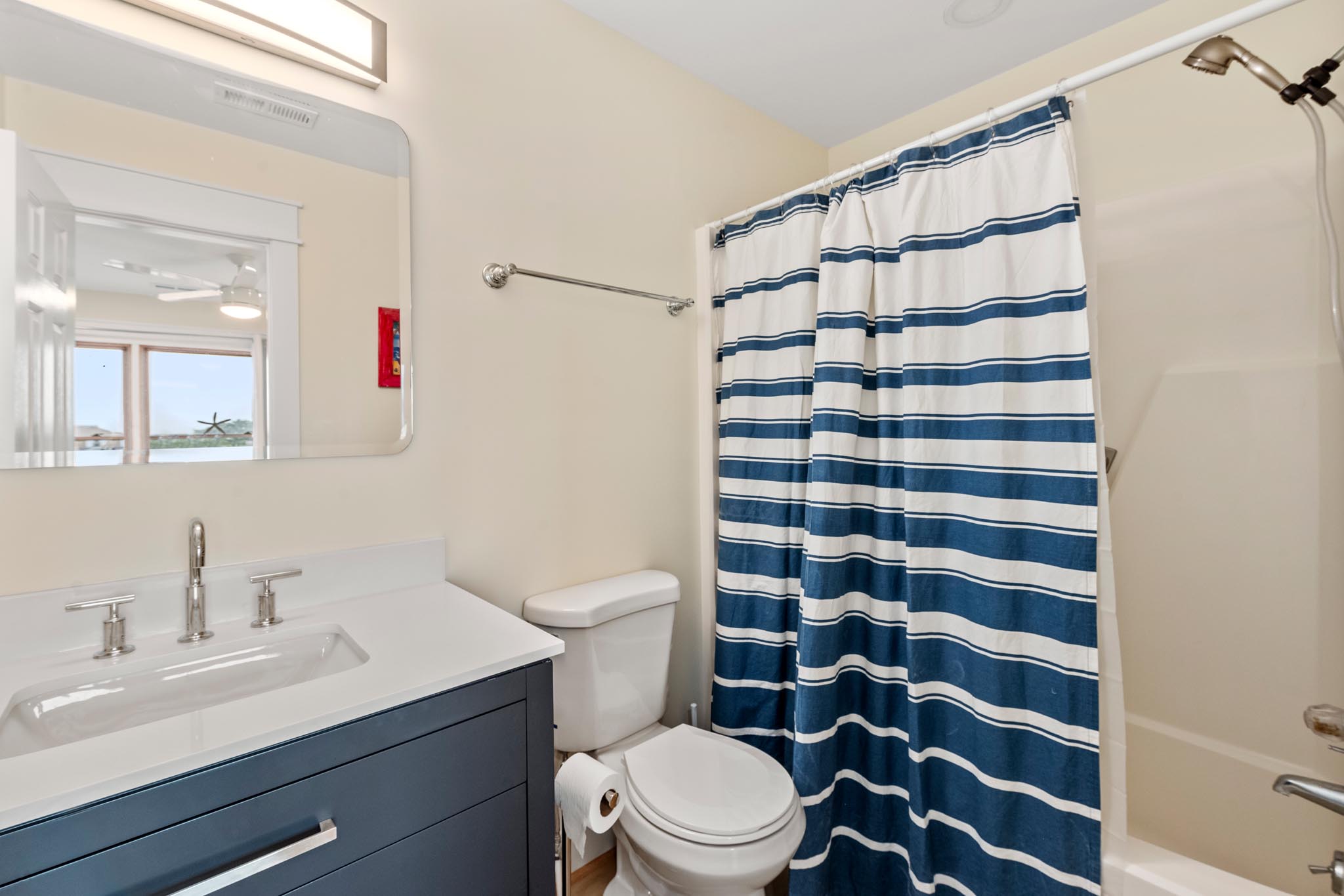 SDB4: The Blue Pelican | Mid Level Bedroom 2 Private Bath