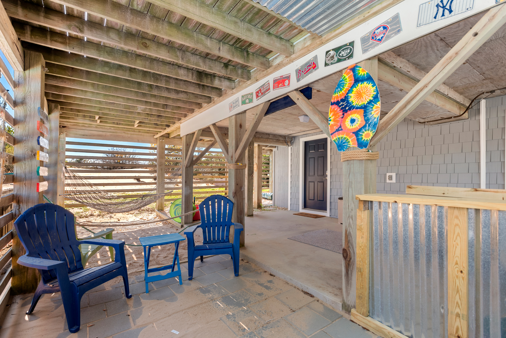 WH632: Sea Blue | Carport w/ Tiki Bar