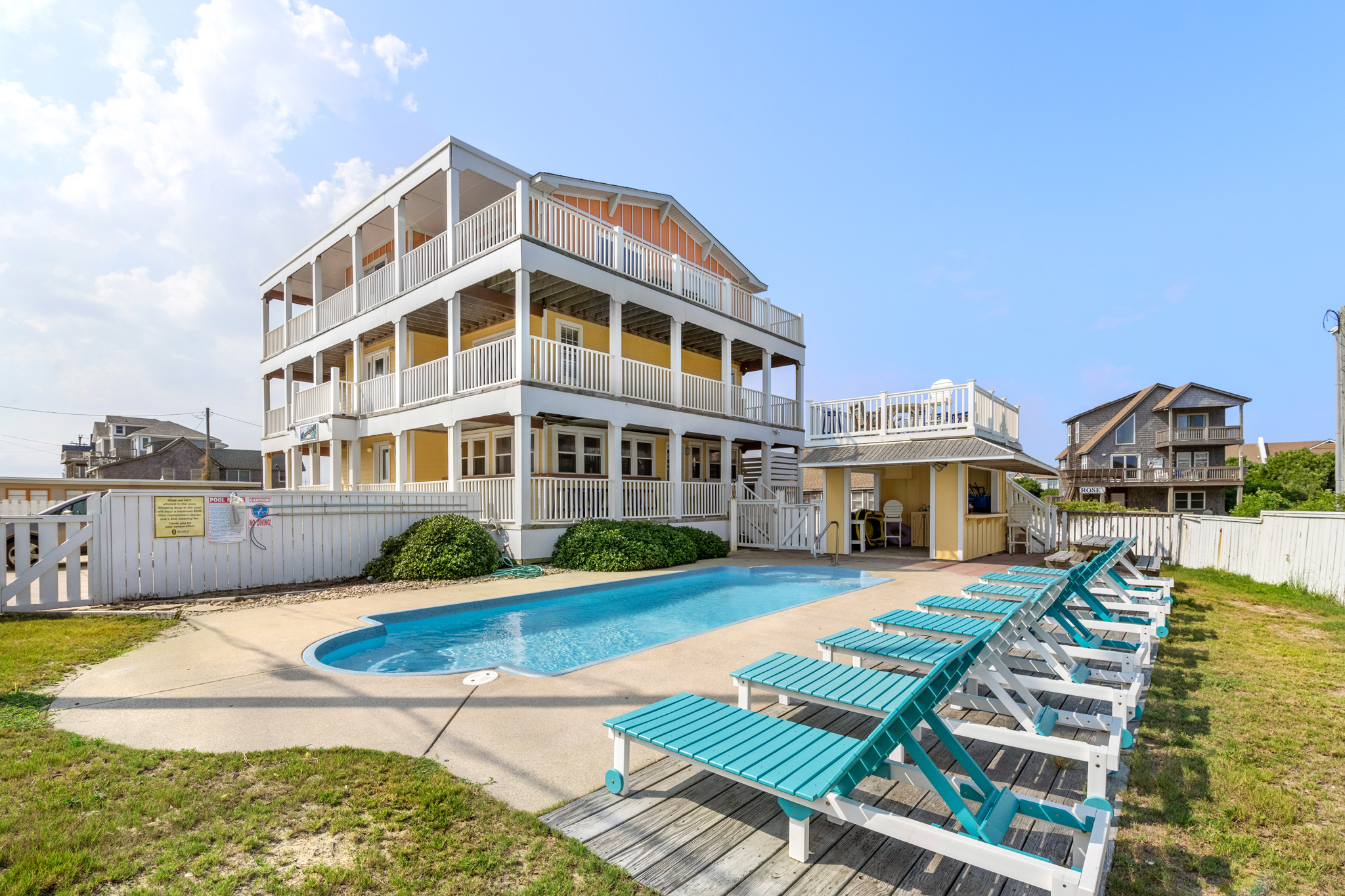 KH1414: Mariposa | Private Pool Area