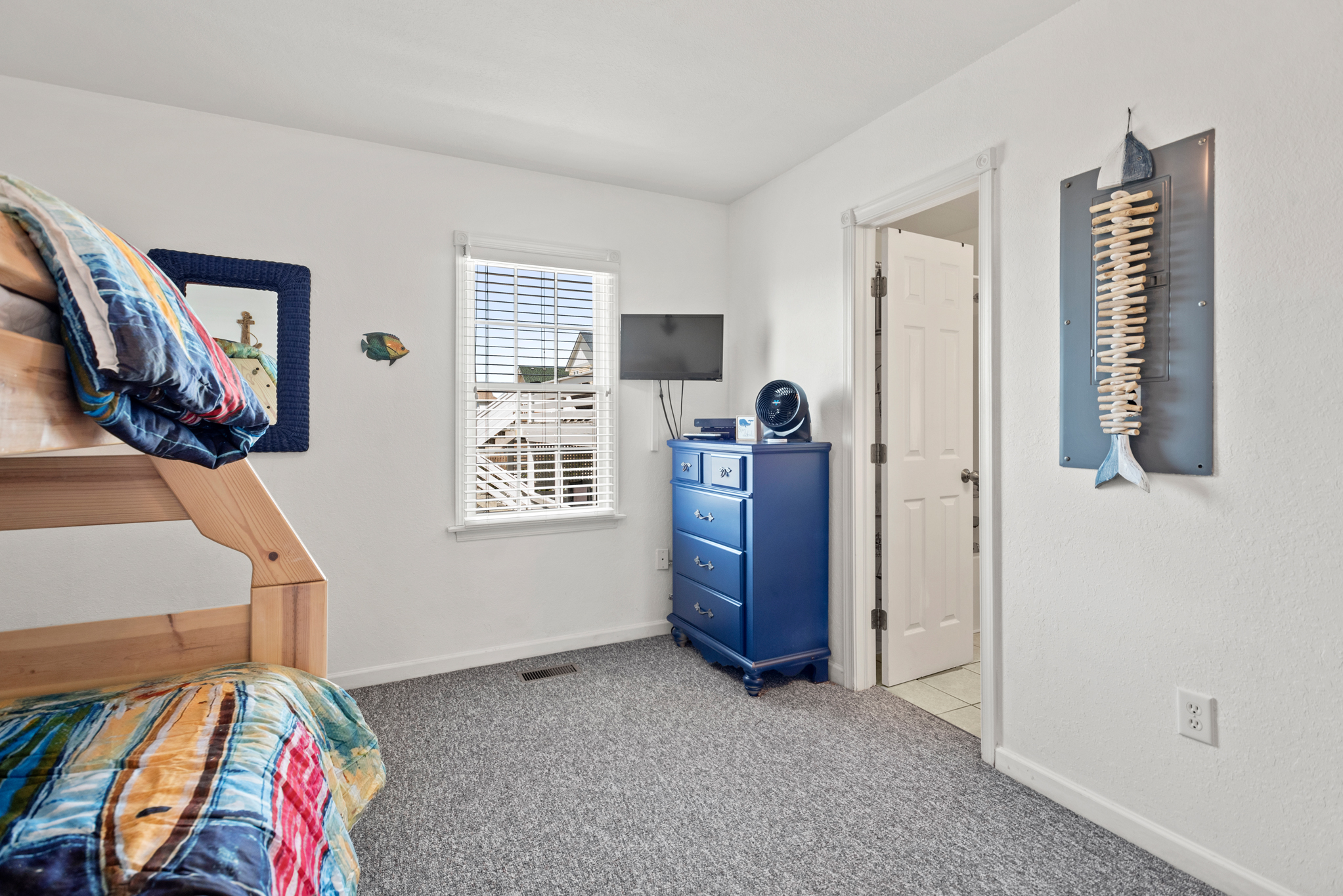 SN07: Summer Rental | Mid Level Bedroom 5