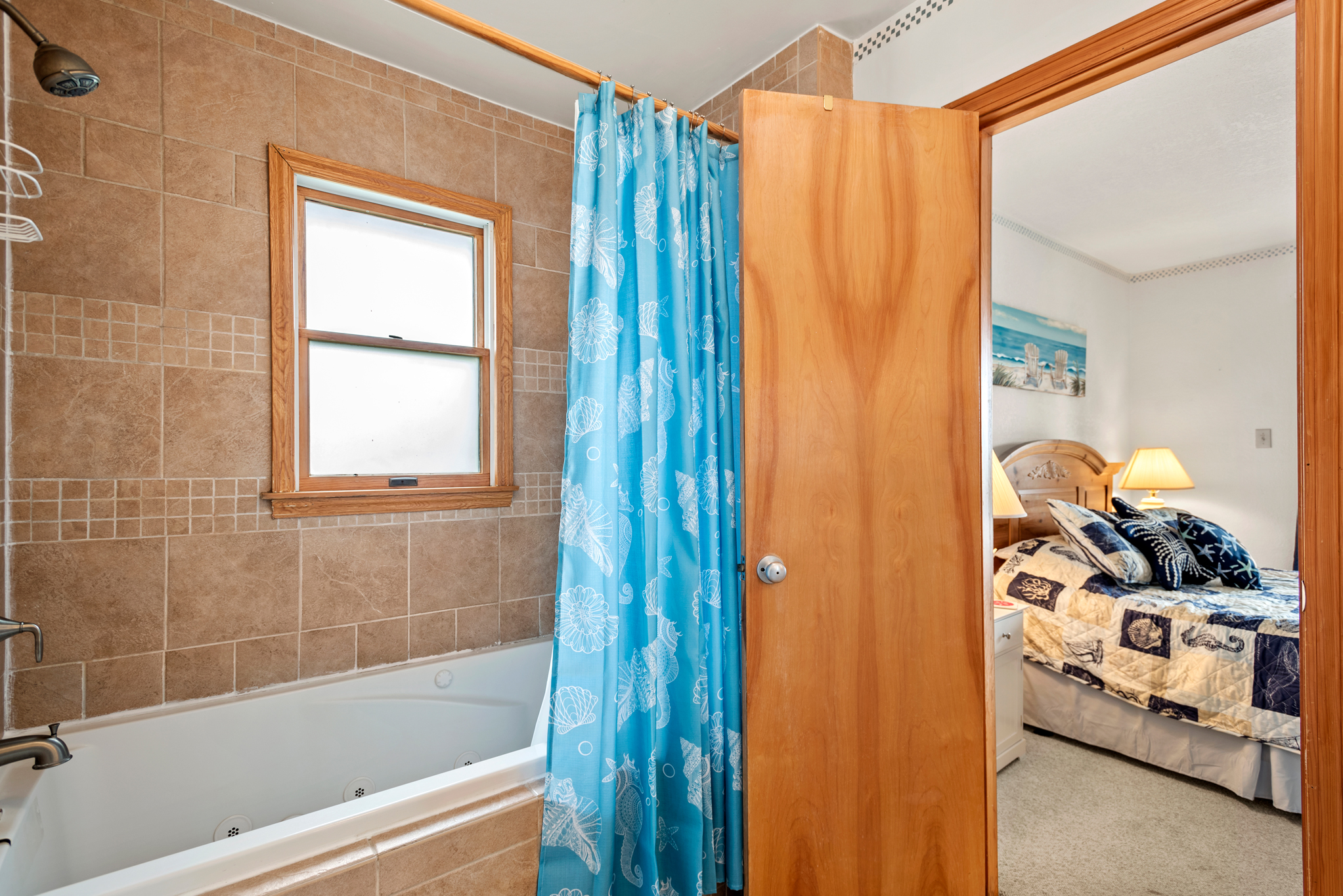 OSQ03: Seahorse Sanctuary l Mid Level Bedroom 1 Private Bath