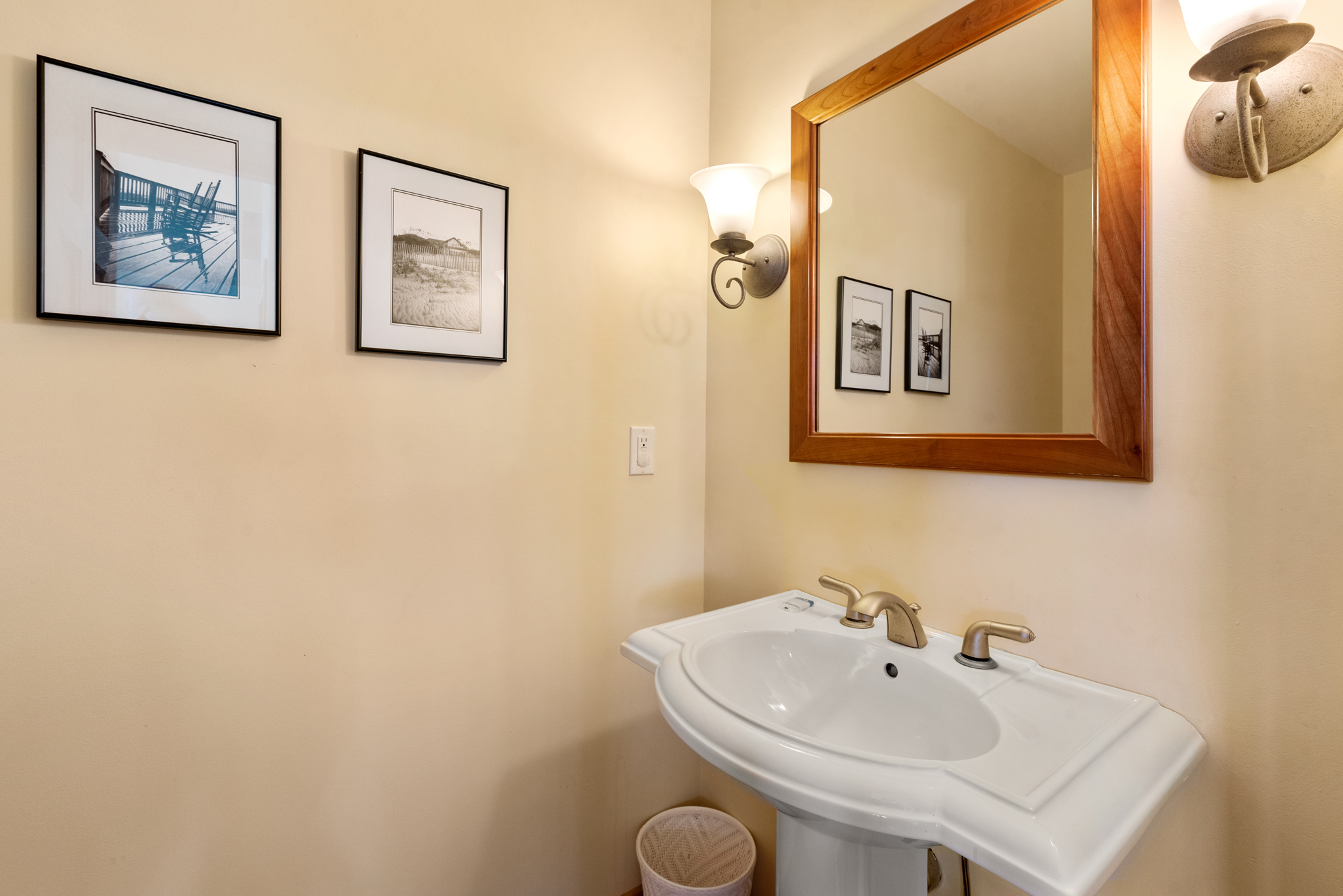 WH139: Dutch Treat | Top Level Half Bath