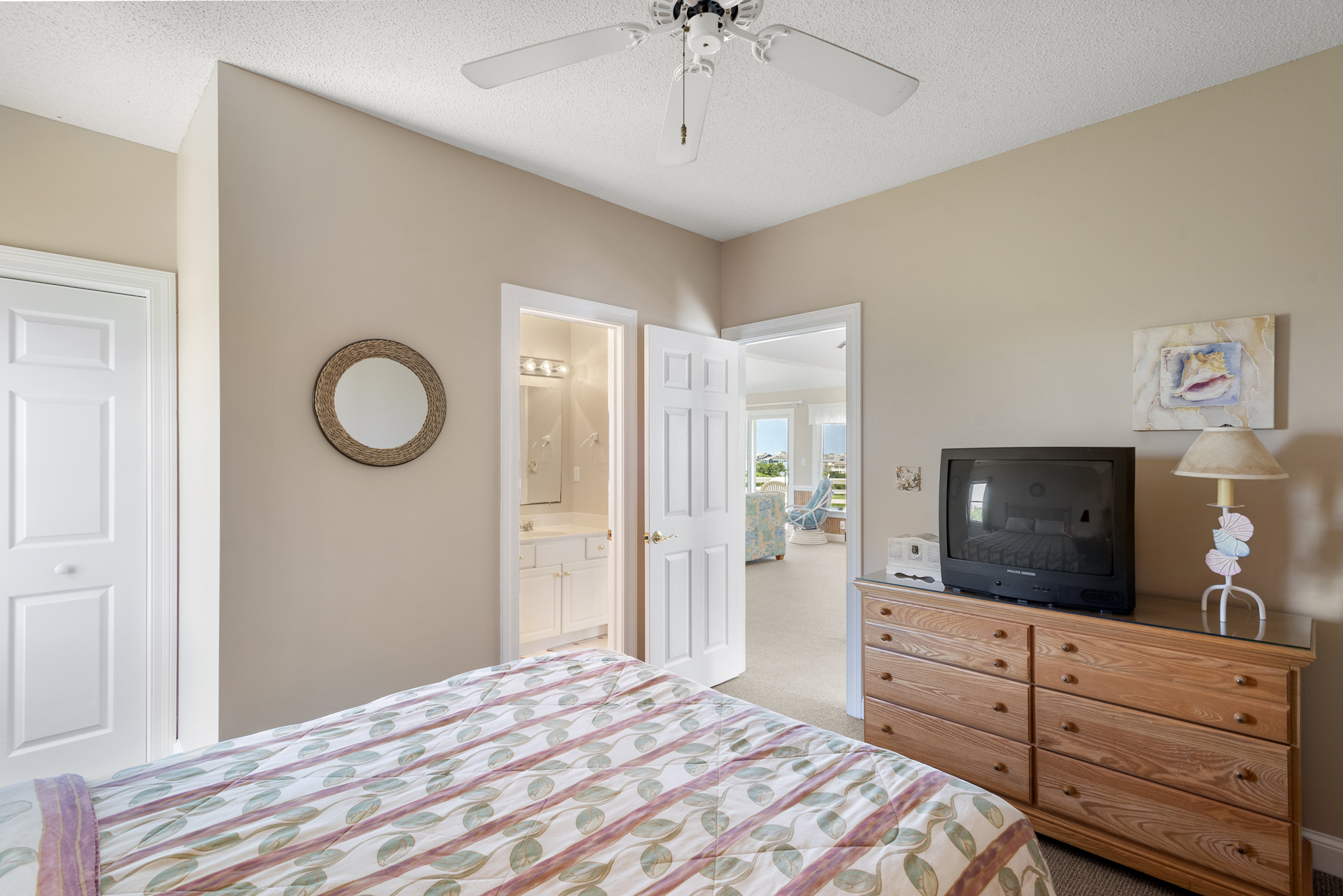 SW13: Milky Way | Top Level Bedroom 5