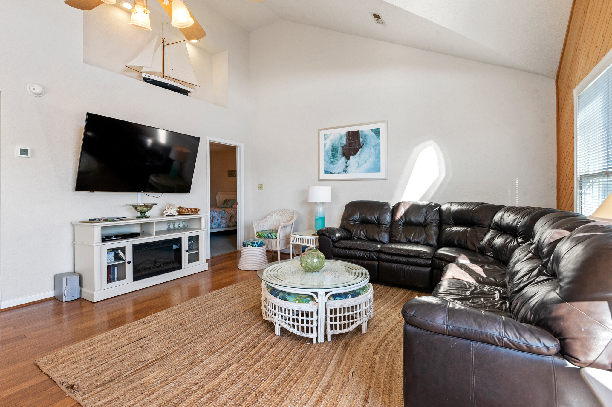 DR30: Dolphin Run 30 | Top Level Living Area