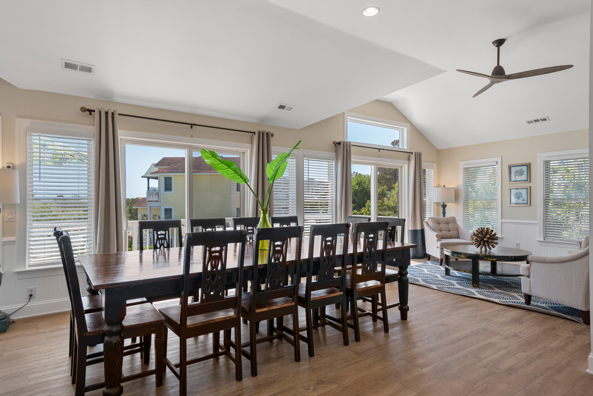 M045: Living On Beach Time | Top Level Dining Area