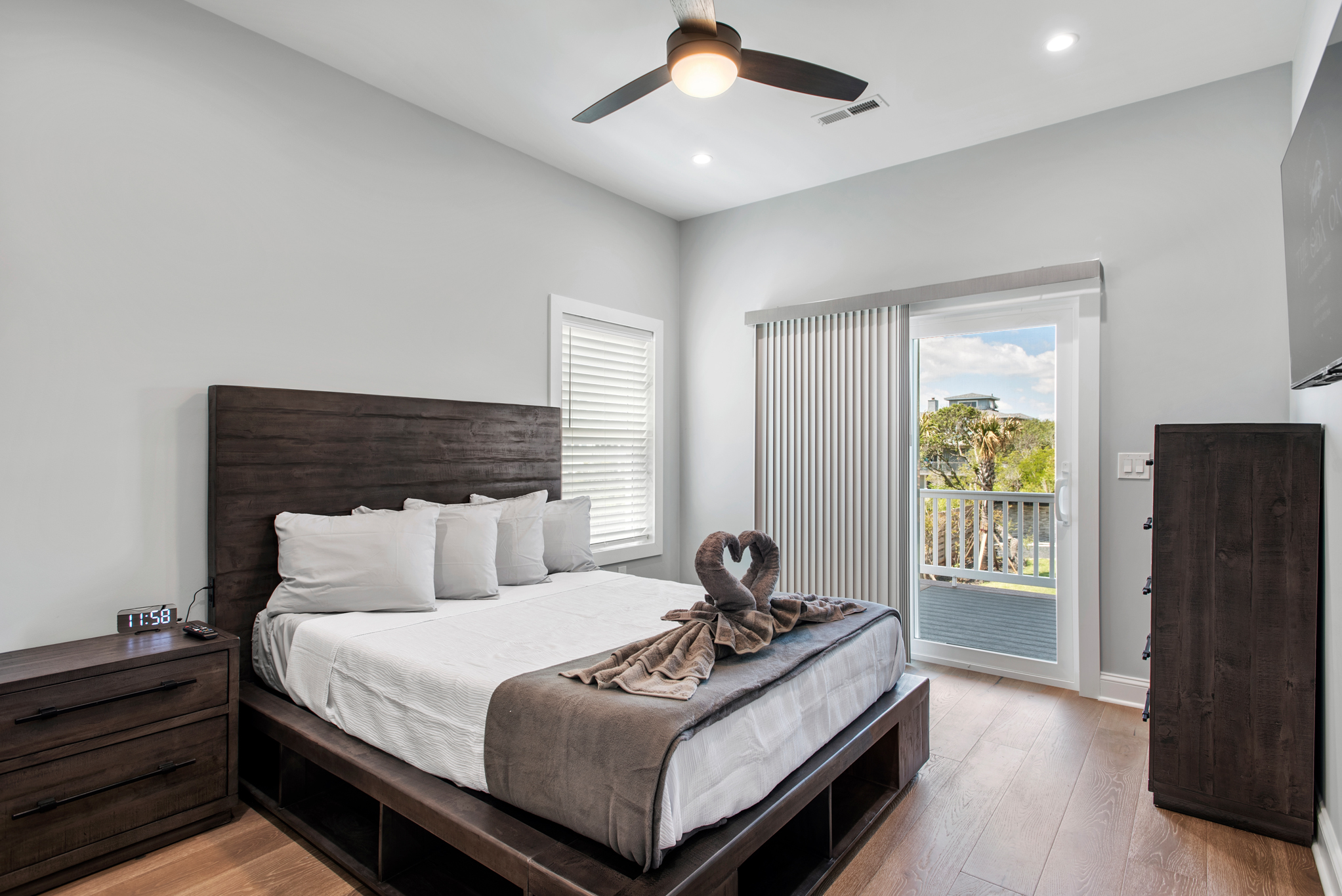 WH786: The OBX One | Mid Level Bedroom 7