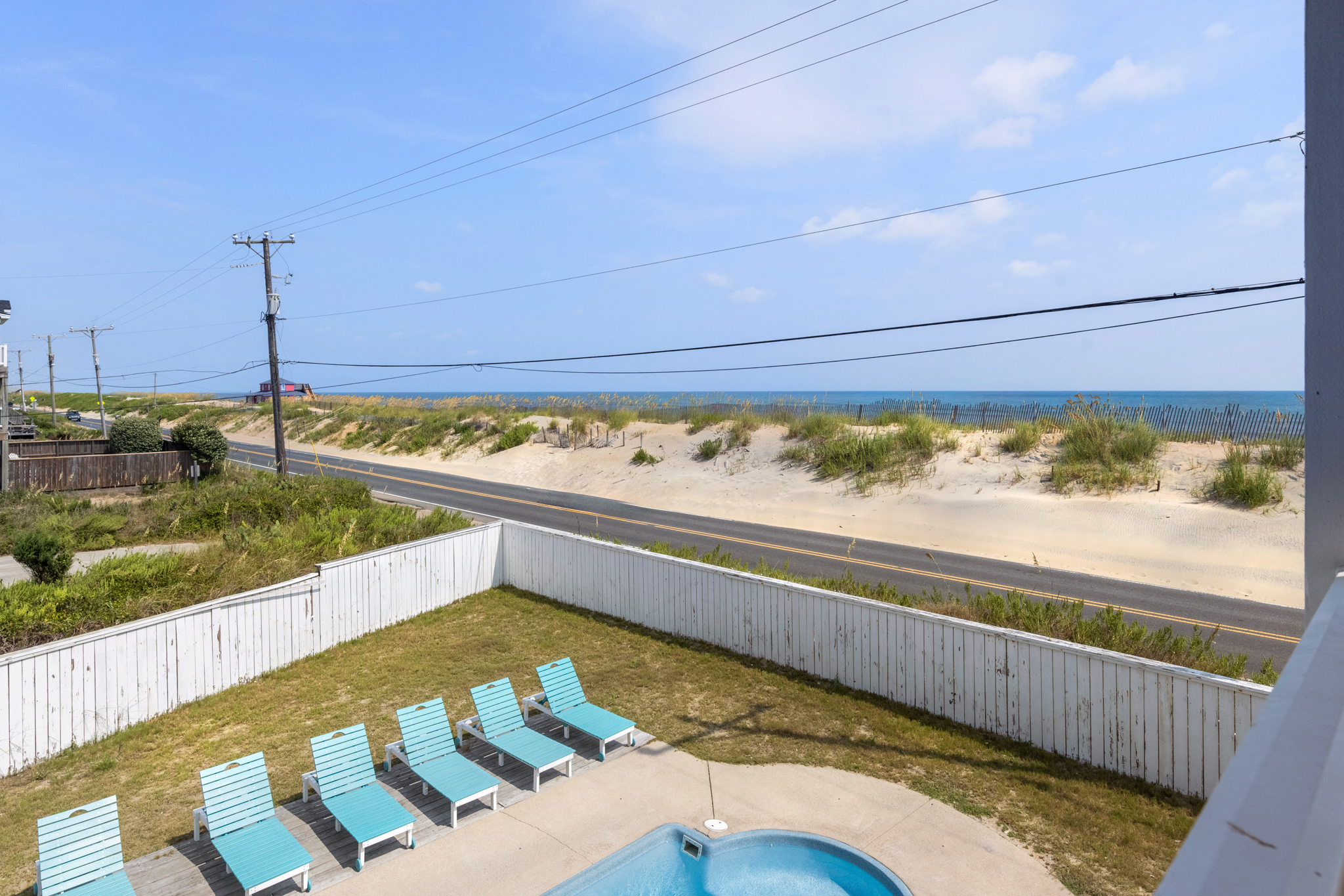 KH1414: Mariposa | Mid Level Deck View