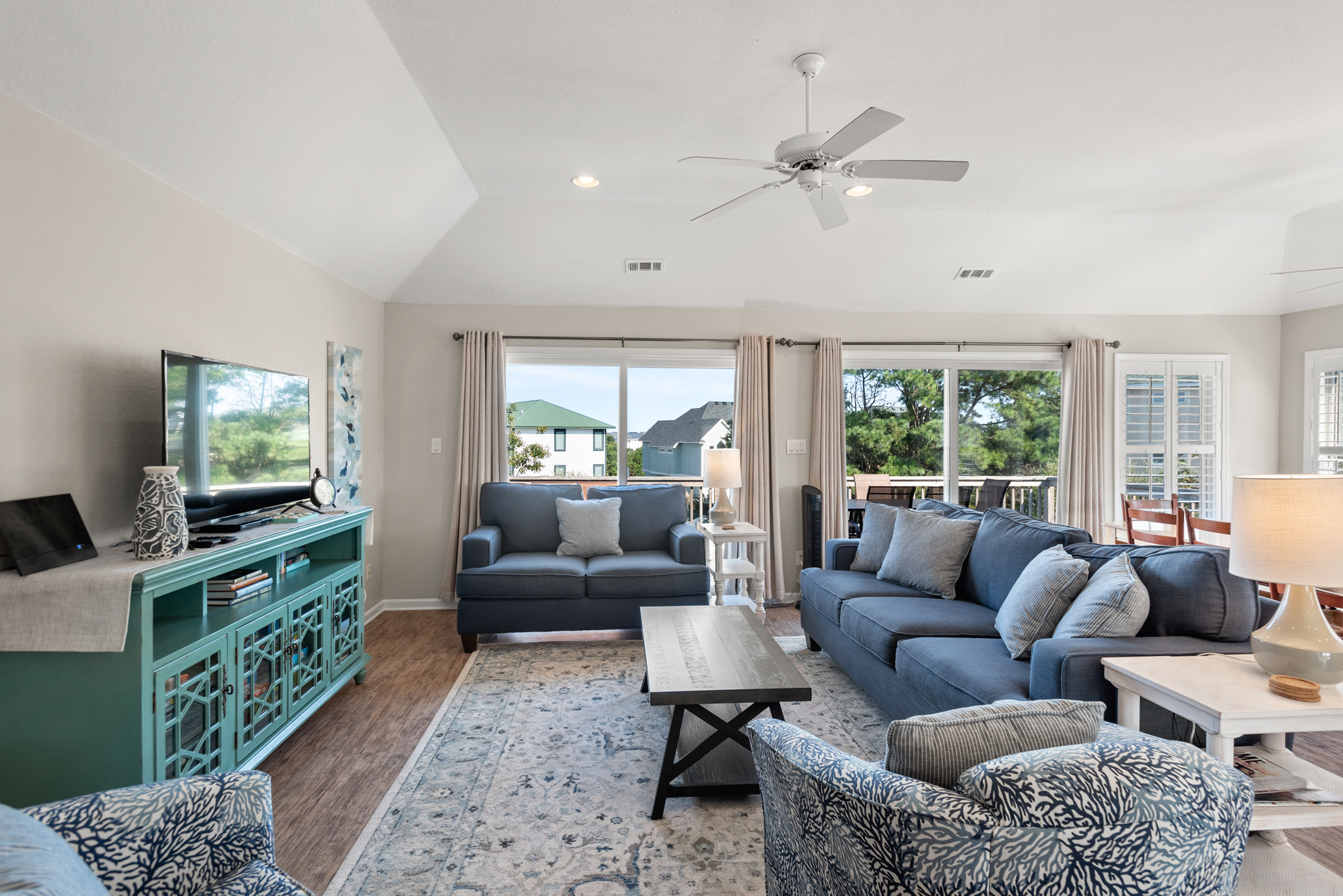 M841: Lighthouse Point | Top Level Living Area