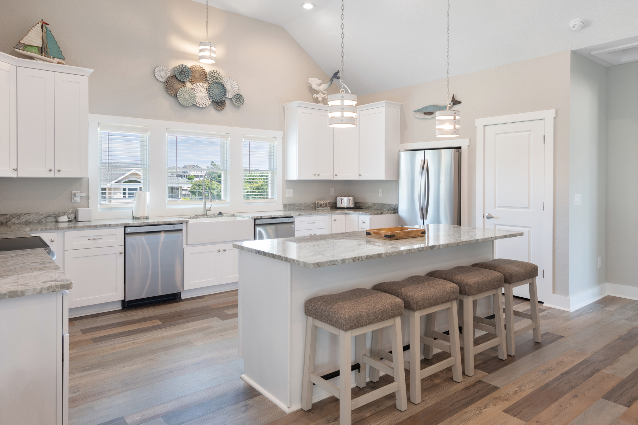 CL592: Three Stooges | Top Level Kitchen