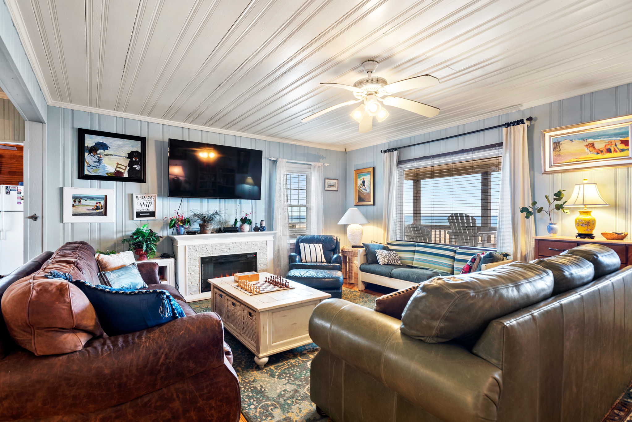 KDN0617: Arcadia l Mid Level Living Area