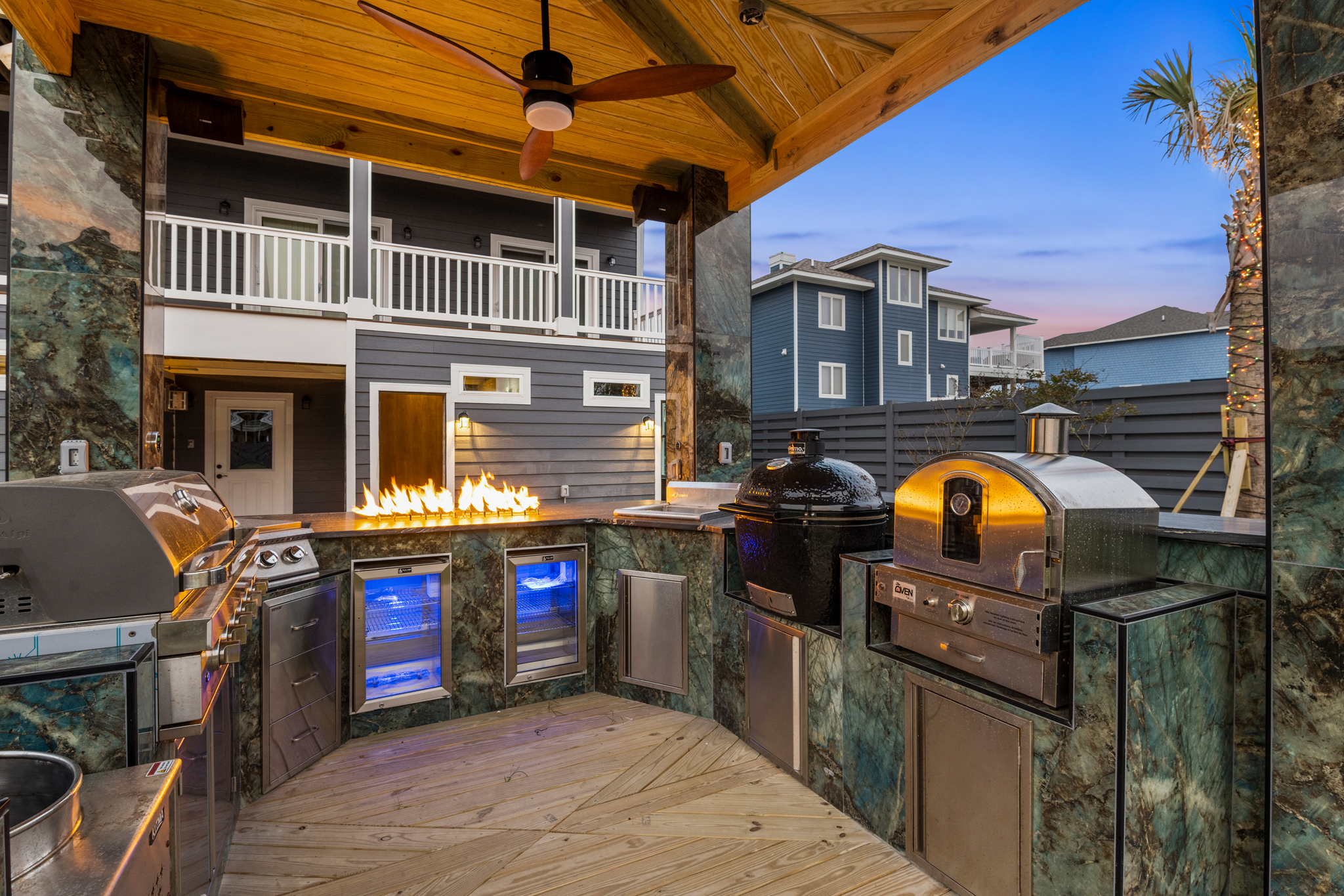 WH786: The OBX One | Professional Outdoor Kitchen