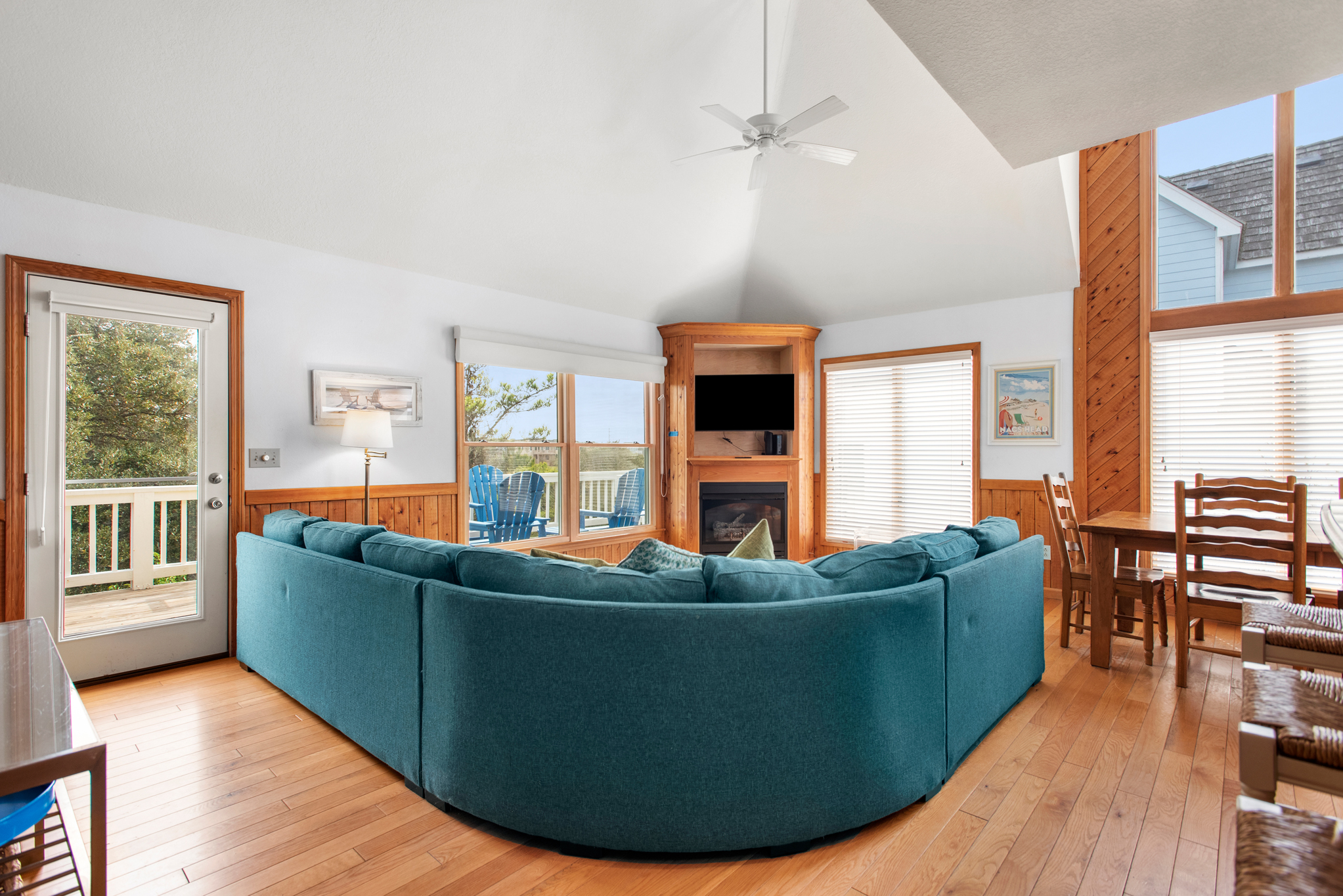 W18: Salty Dog | Mid Level Living Area