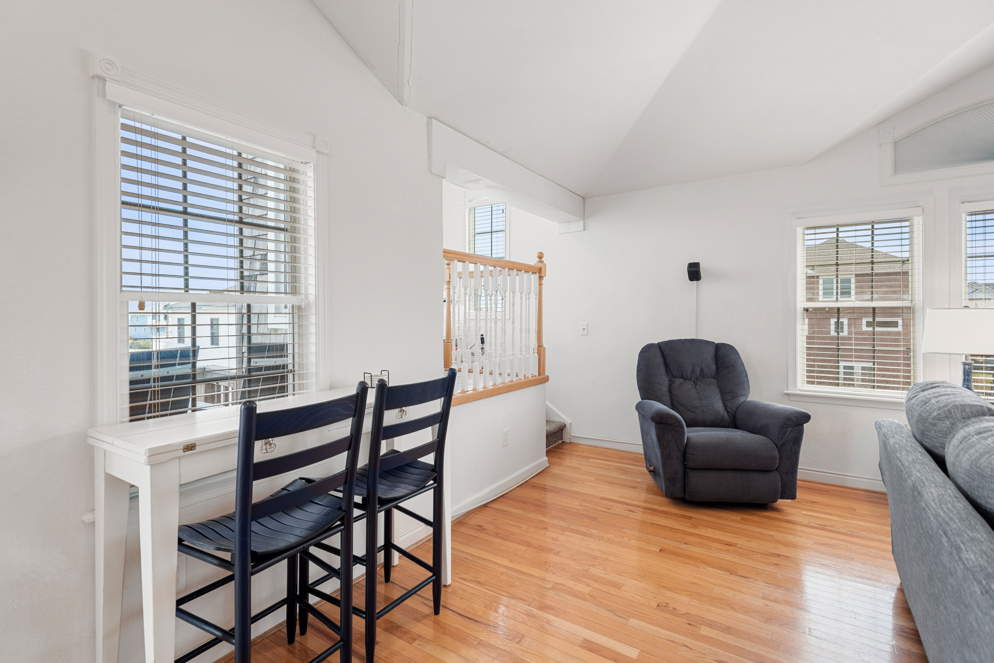 SN07: Summer Rental | Top Level Living Area
