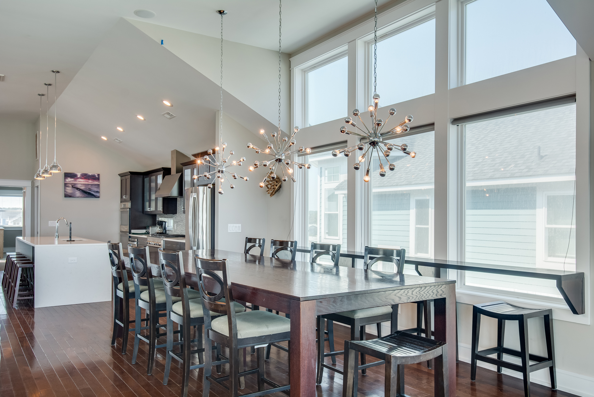 GR0413: Go Your Own Wave | Top Level Dining Area