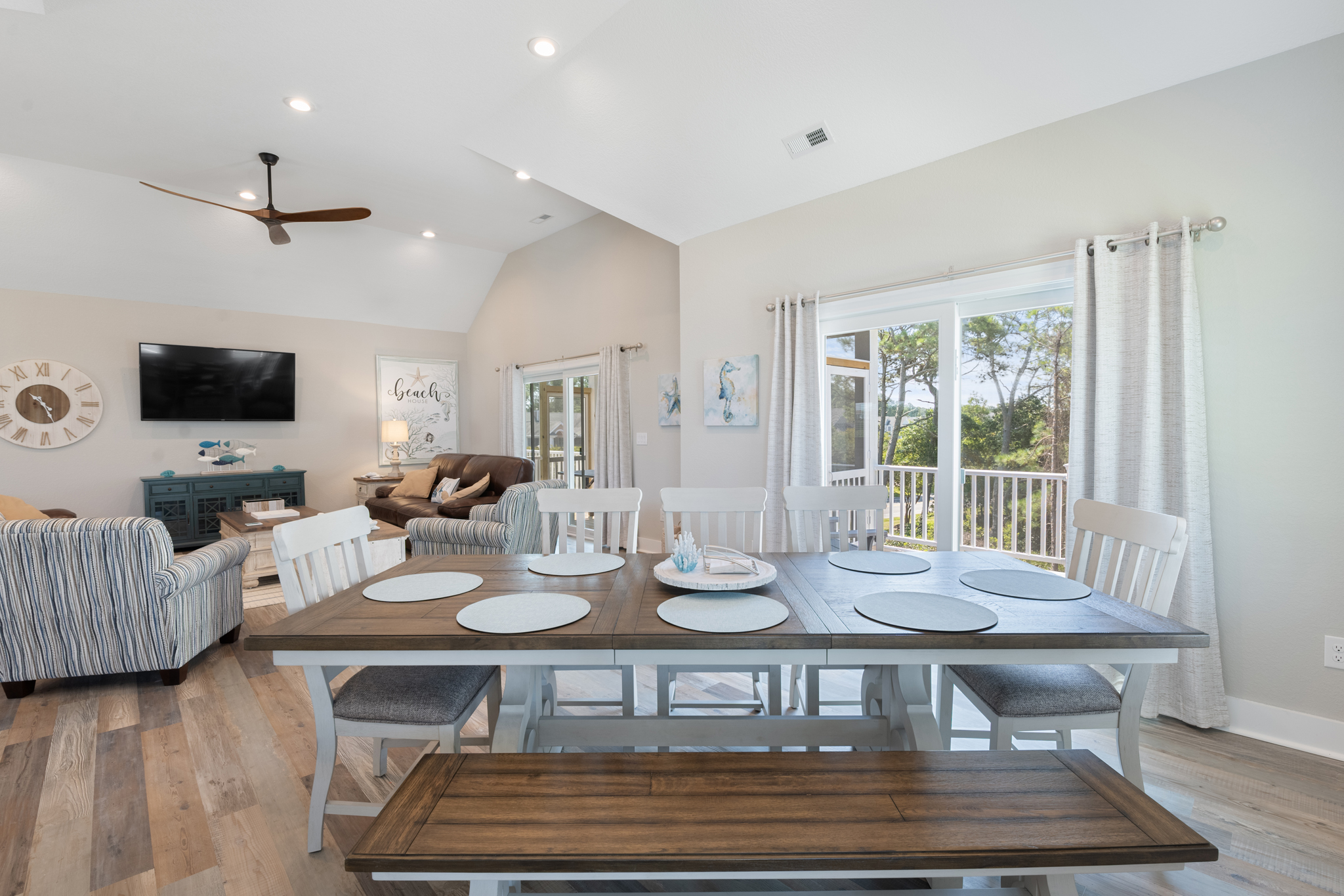 CL592: Three Stooges | Top Level Dining Area