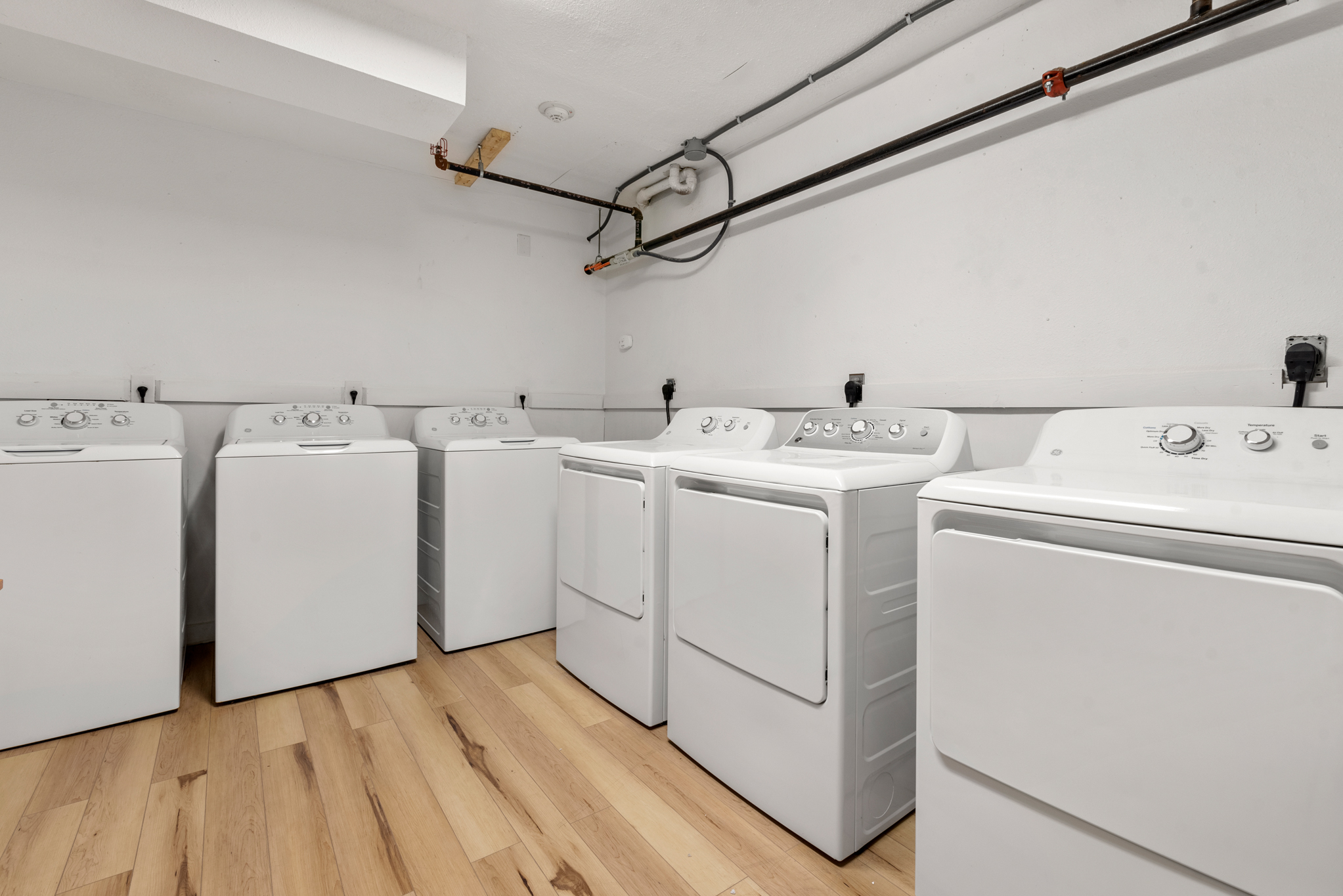 The Golden Strand | Building Laundry Facility