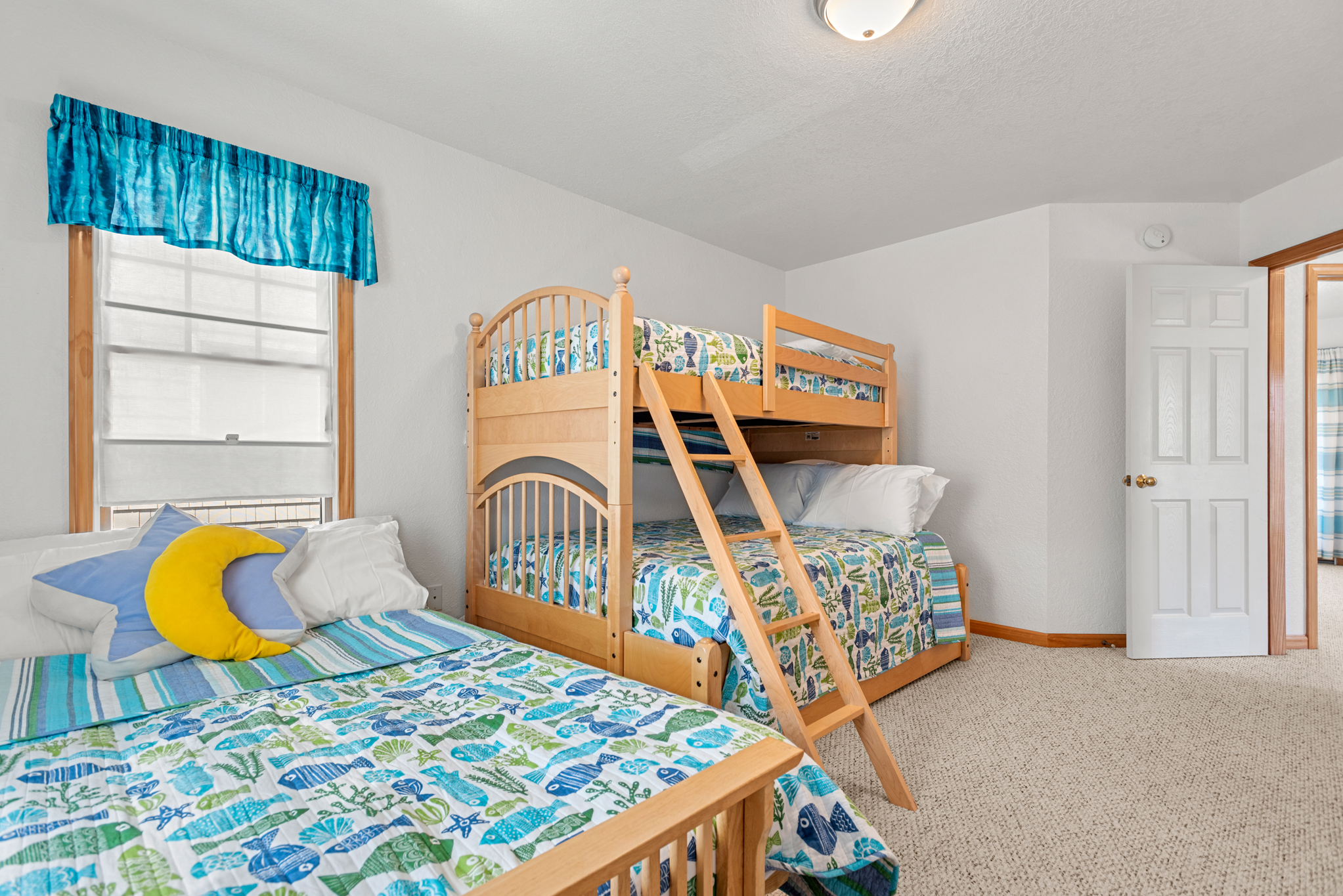 KD37: Weekend At Pinchy's | Mid Level Bedroom 2