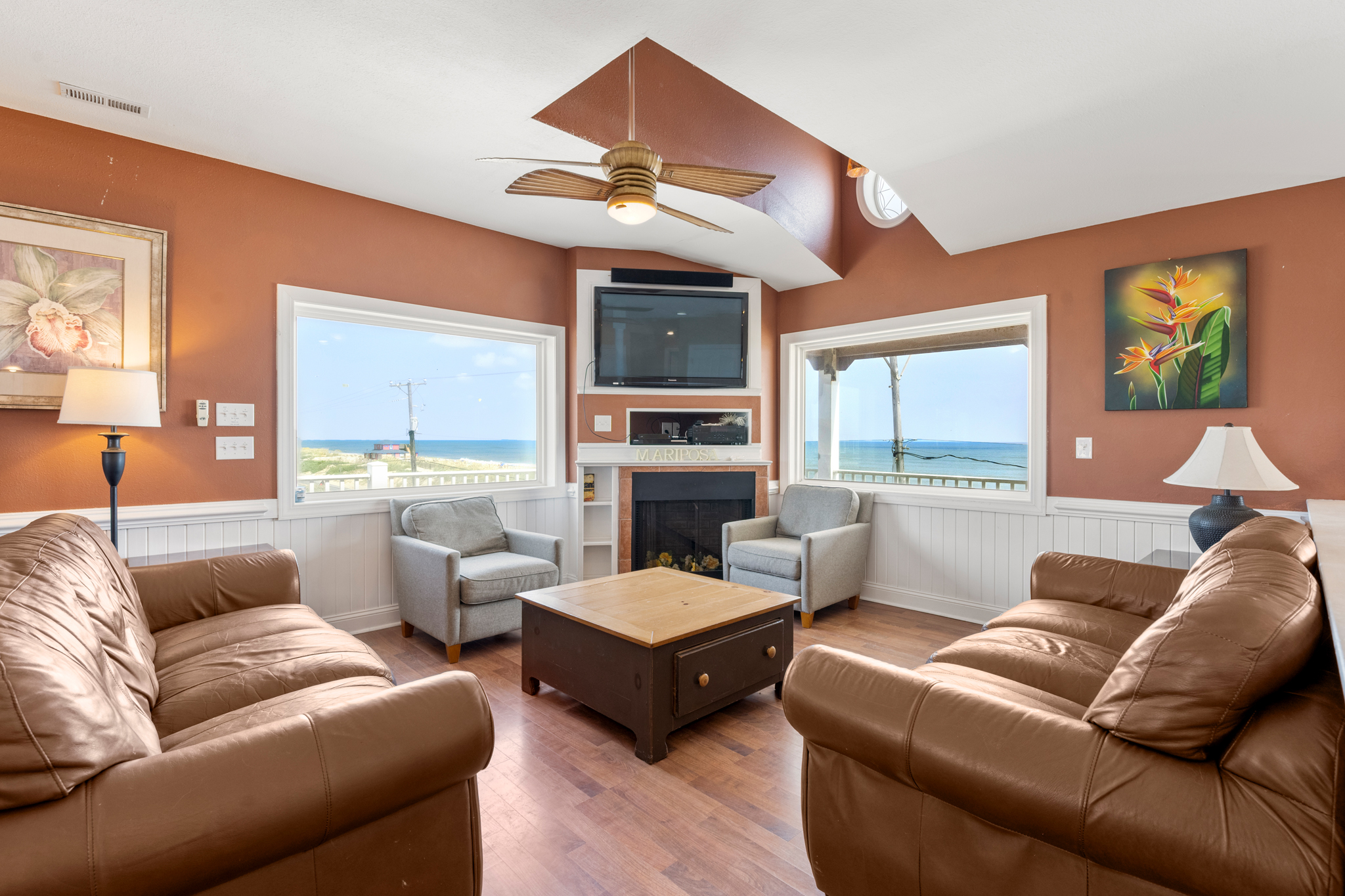 KH1414: Mariposa | Top Level Living Area
