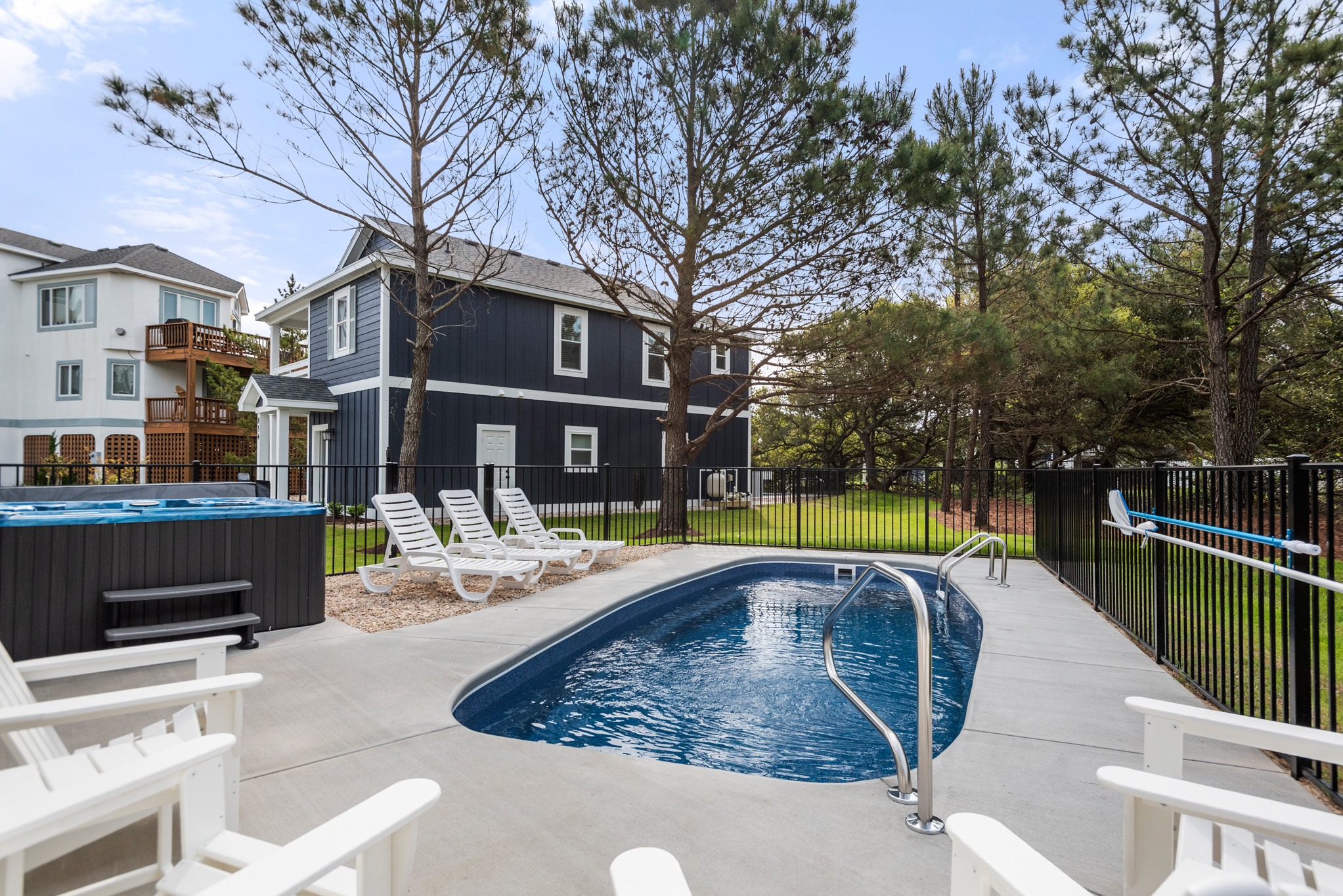 M856: Beachin' Awesome | Private Pool Area