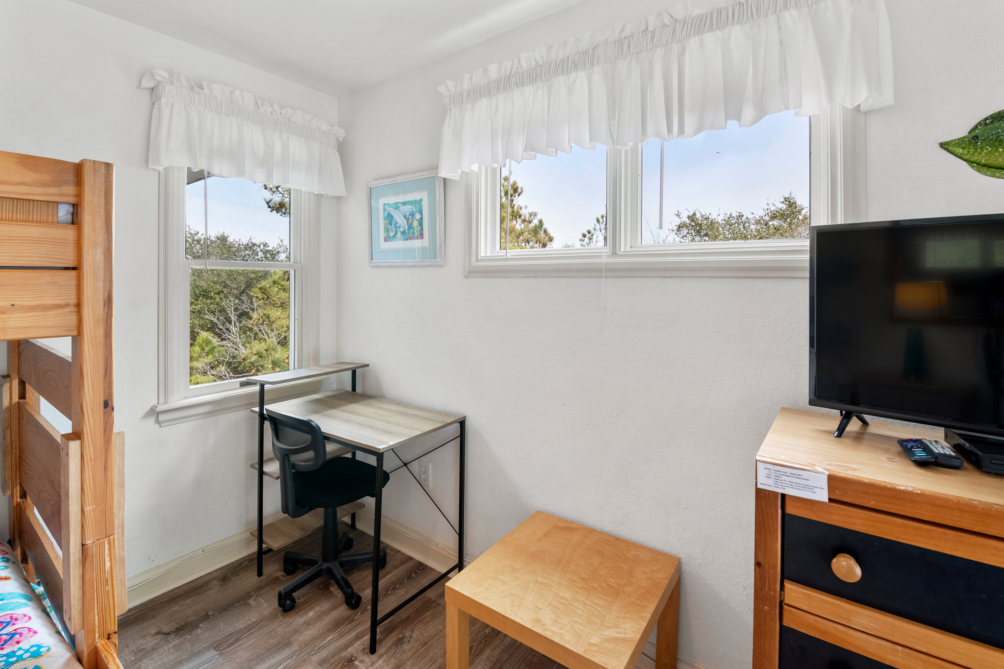 PI07: Island Breeze | Mid Level Bedroom 4