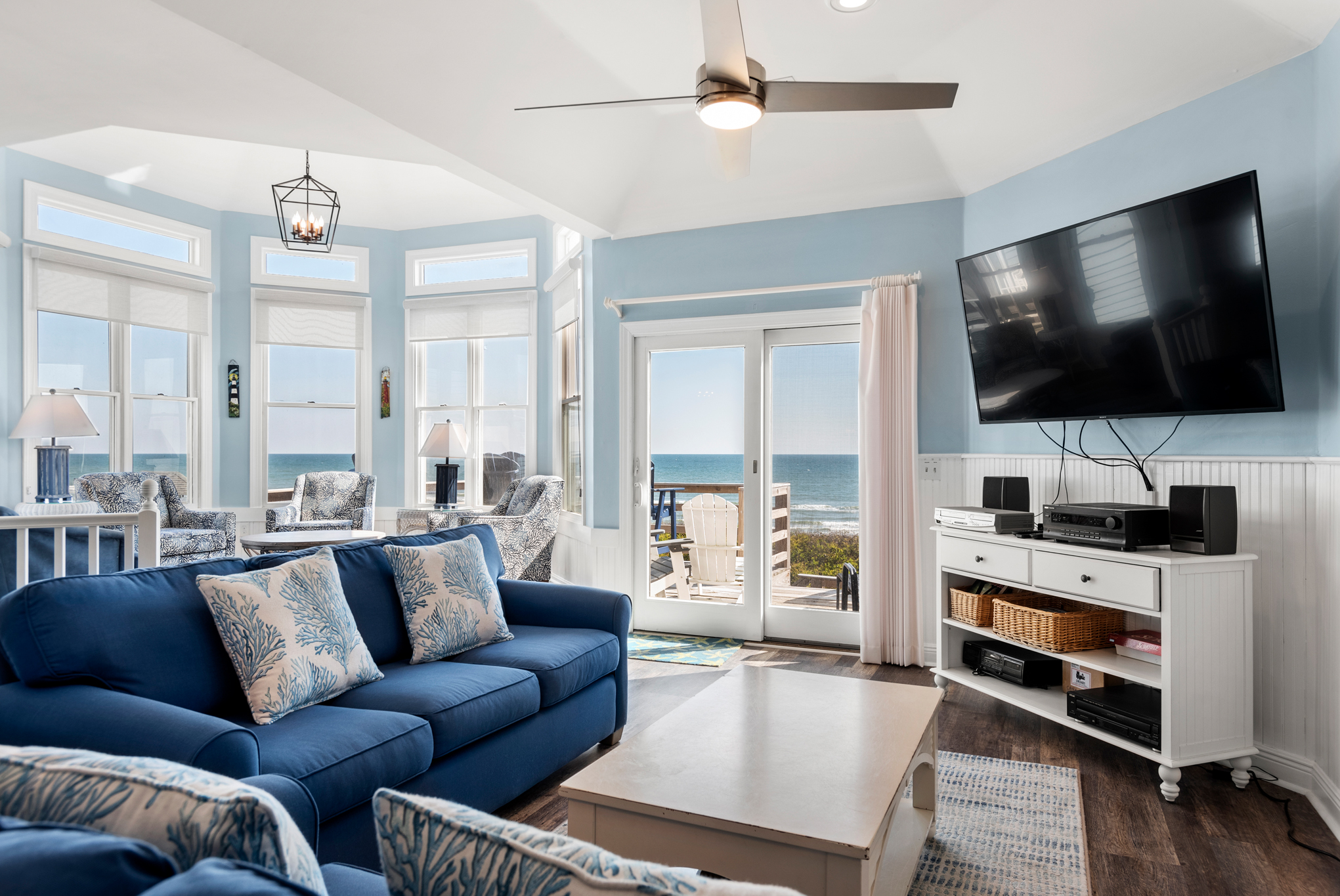SP2A: Somerset's Lighthouse l Top Level Living Area