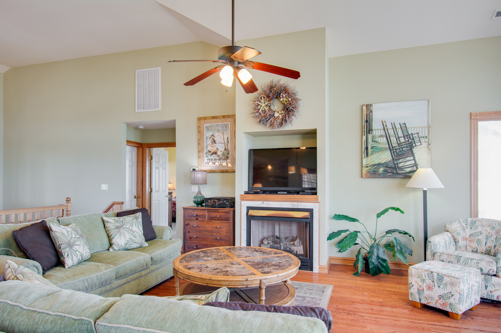 DE08: Shore Beats Work | Top Level Living