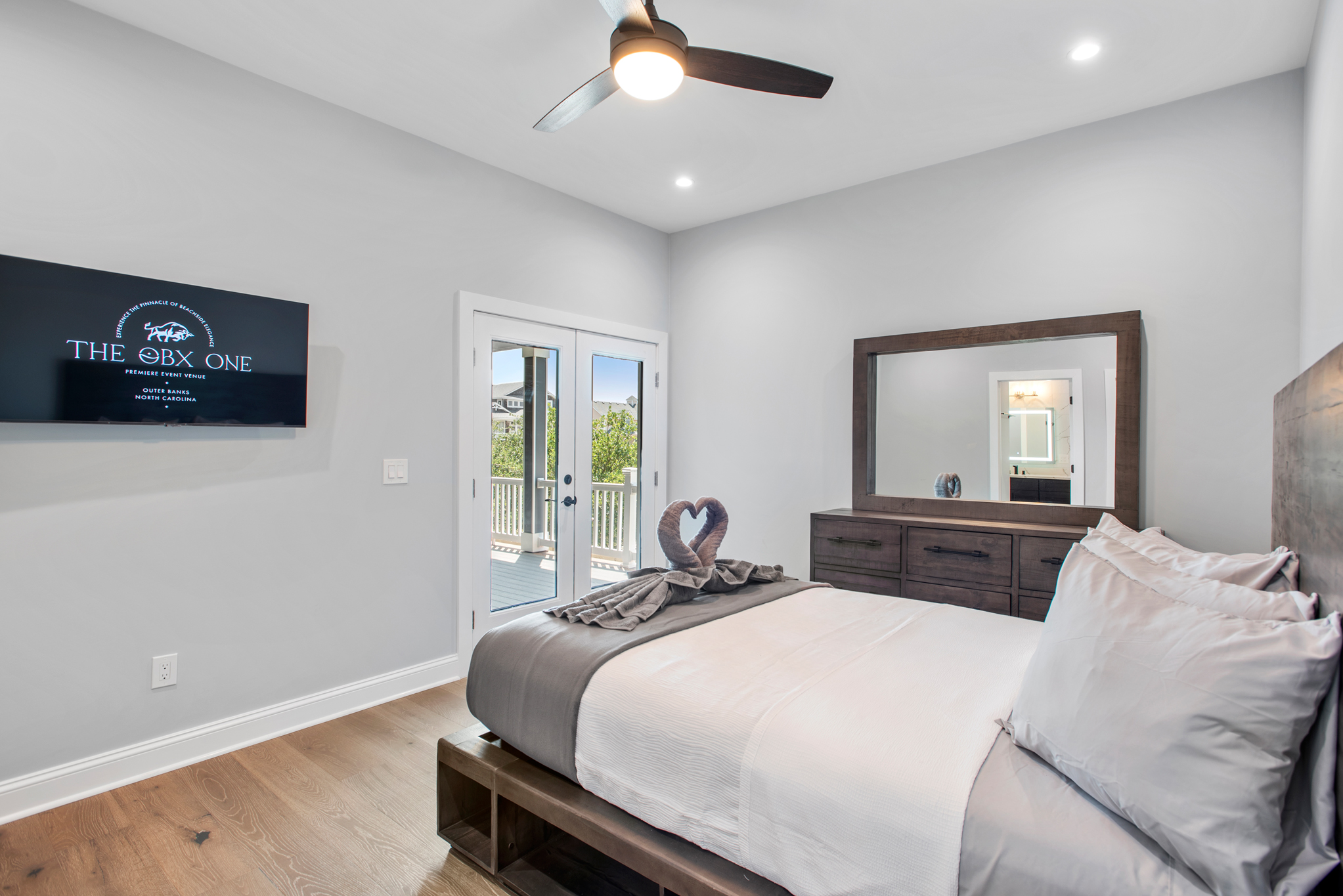 WH786: The OBX One | Mid Level Bedroom 8