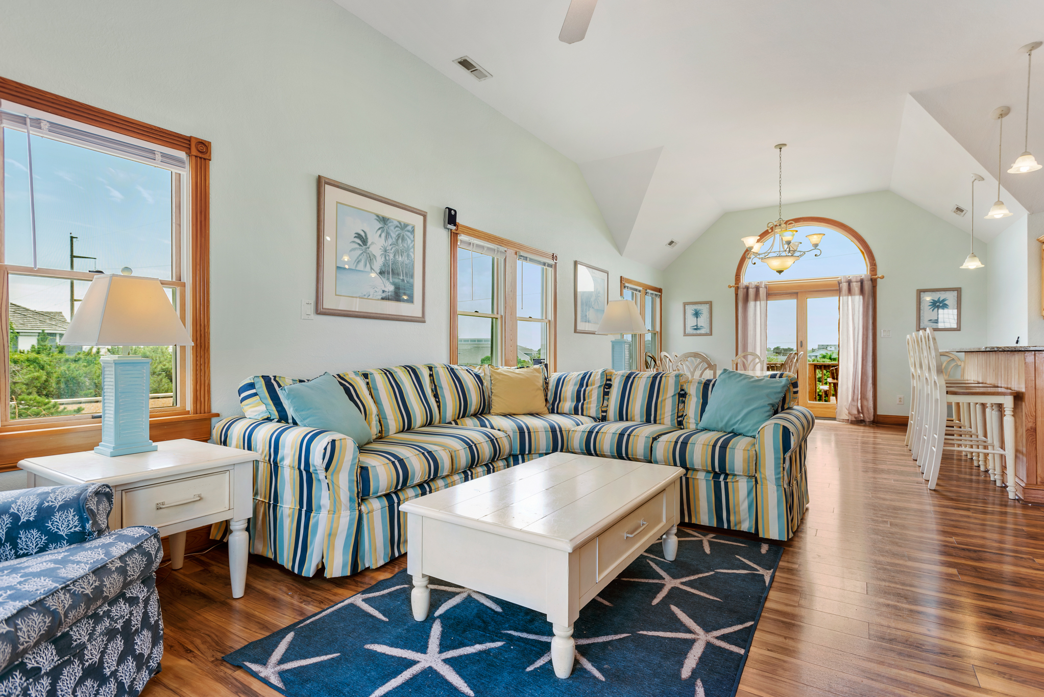 JR50: 400 Feet To The Beach | Top Level Living Area