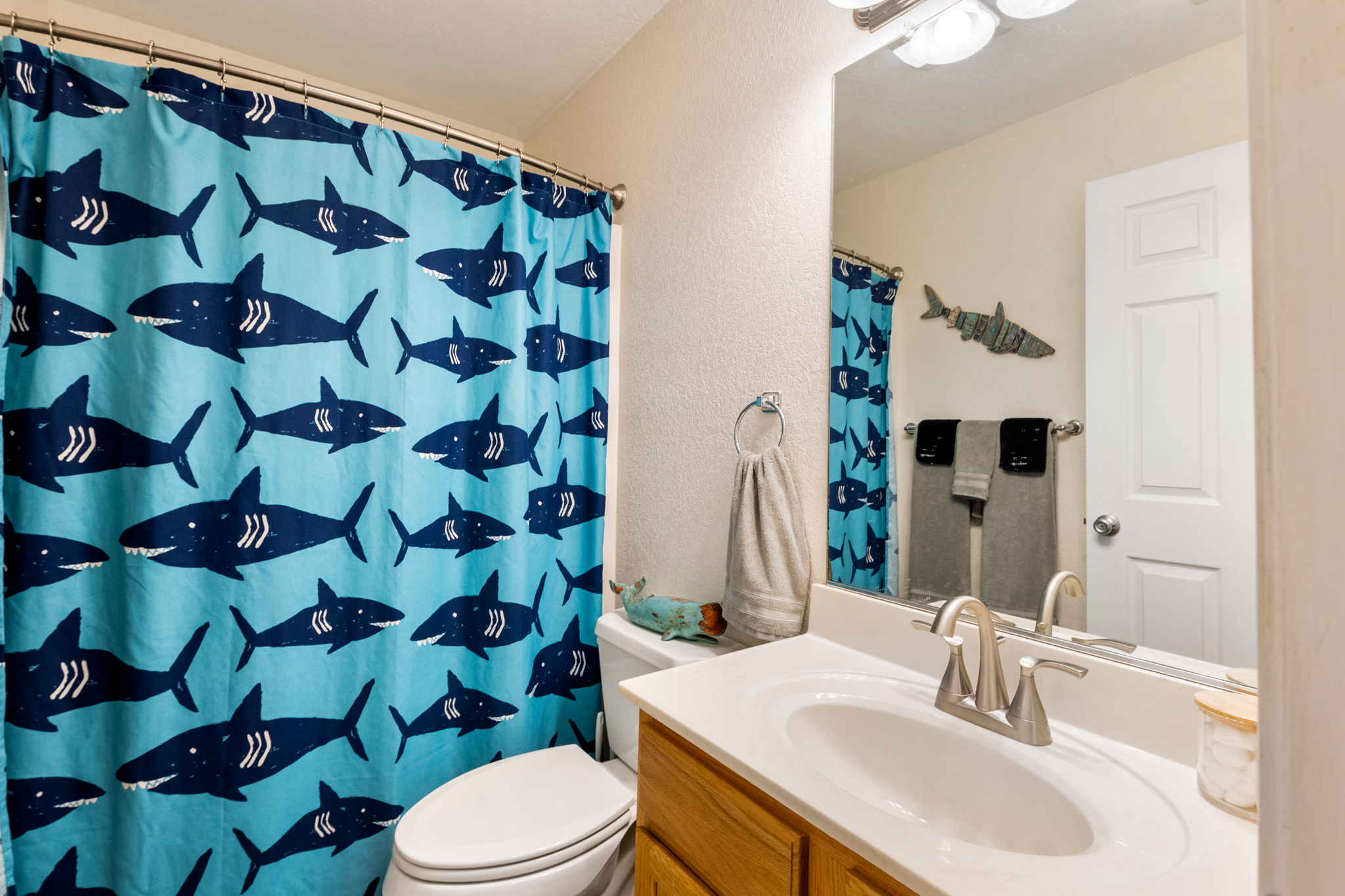KDS88: Barnacles | Top Level Hall Bath