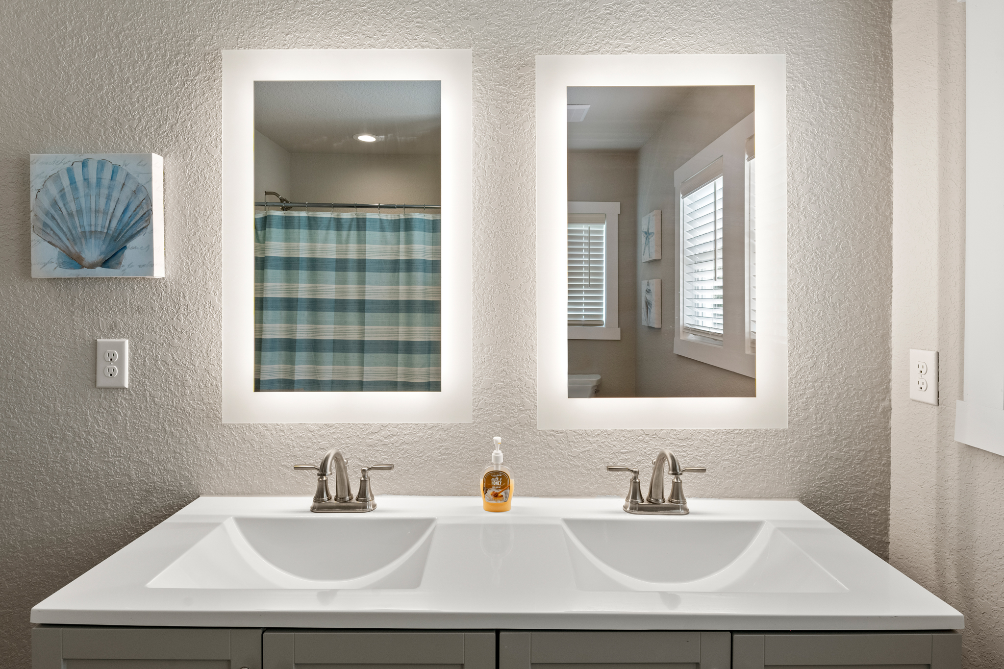 CL592: Three Stooges | Mid Level Bedroom 5 Private Bath