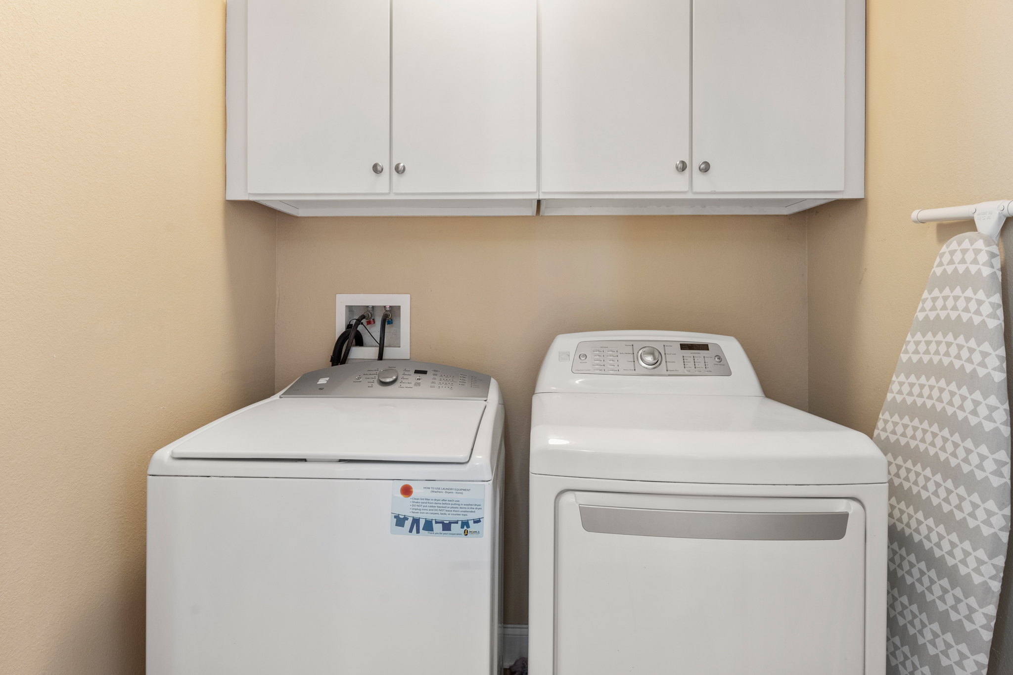 KH1414: Mariposa | Bottom Level Laundry Area