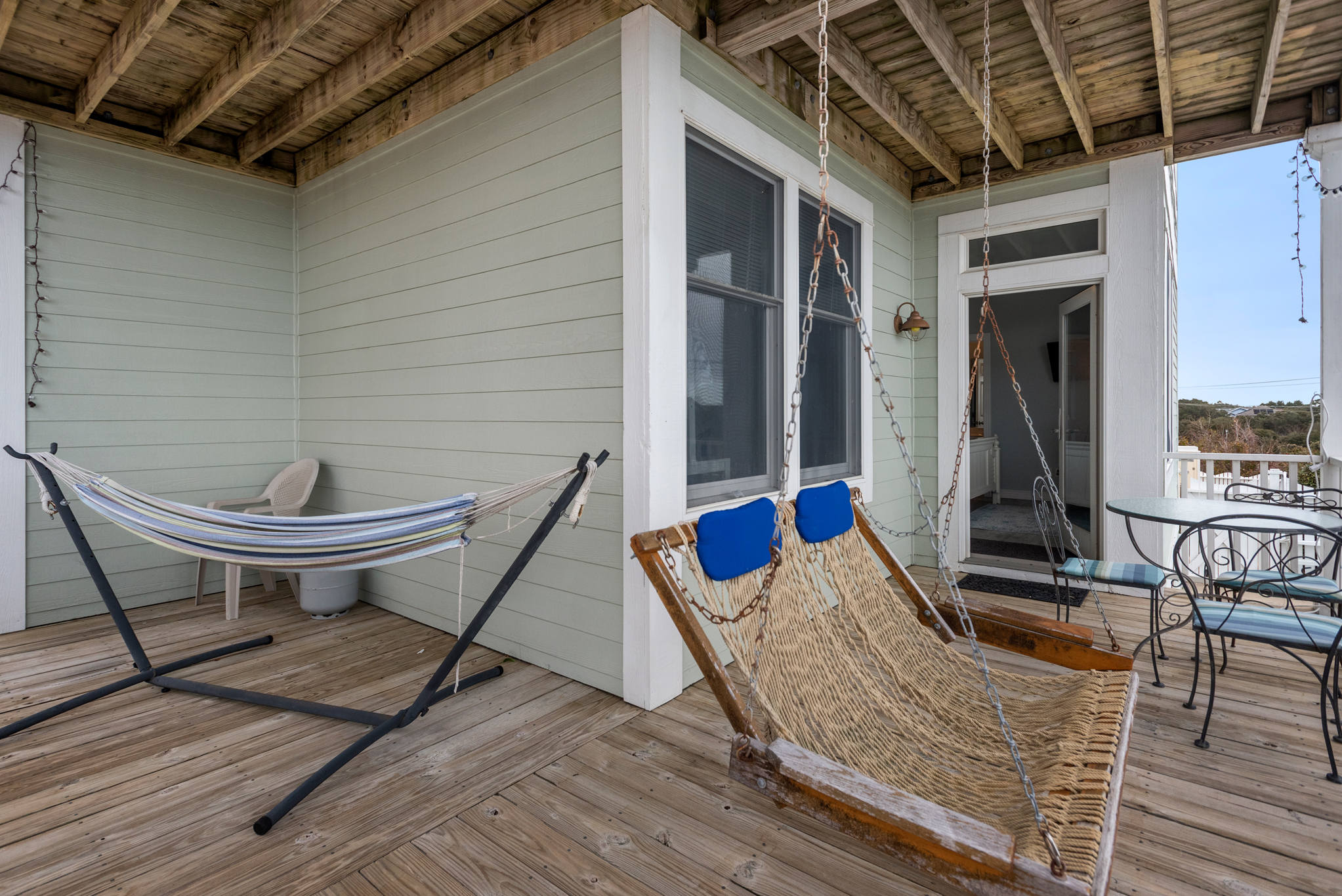 HK29: Beachin' Up With The Jones's | Bottom Level Covered Deck