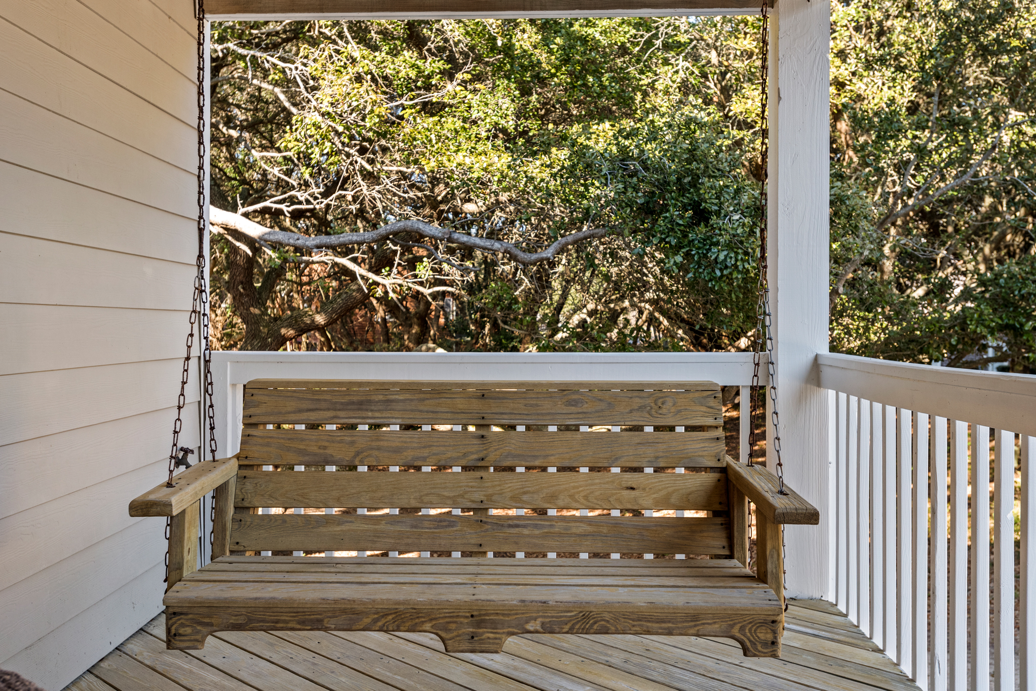 DU807: Z's By The Sea | Mid Level Covered Deck
