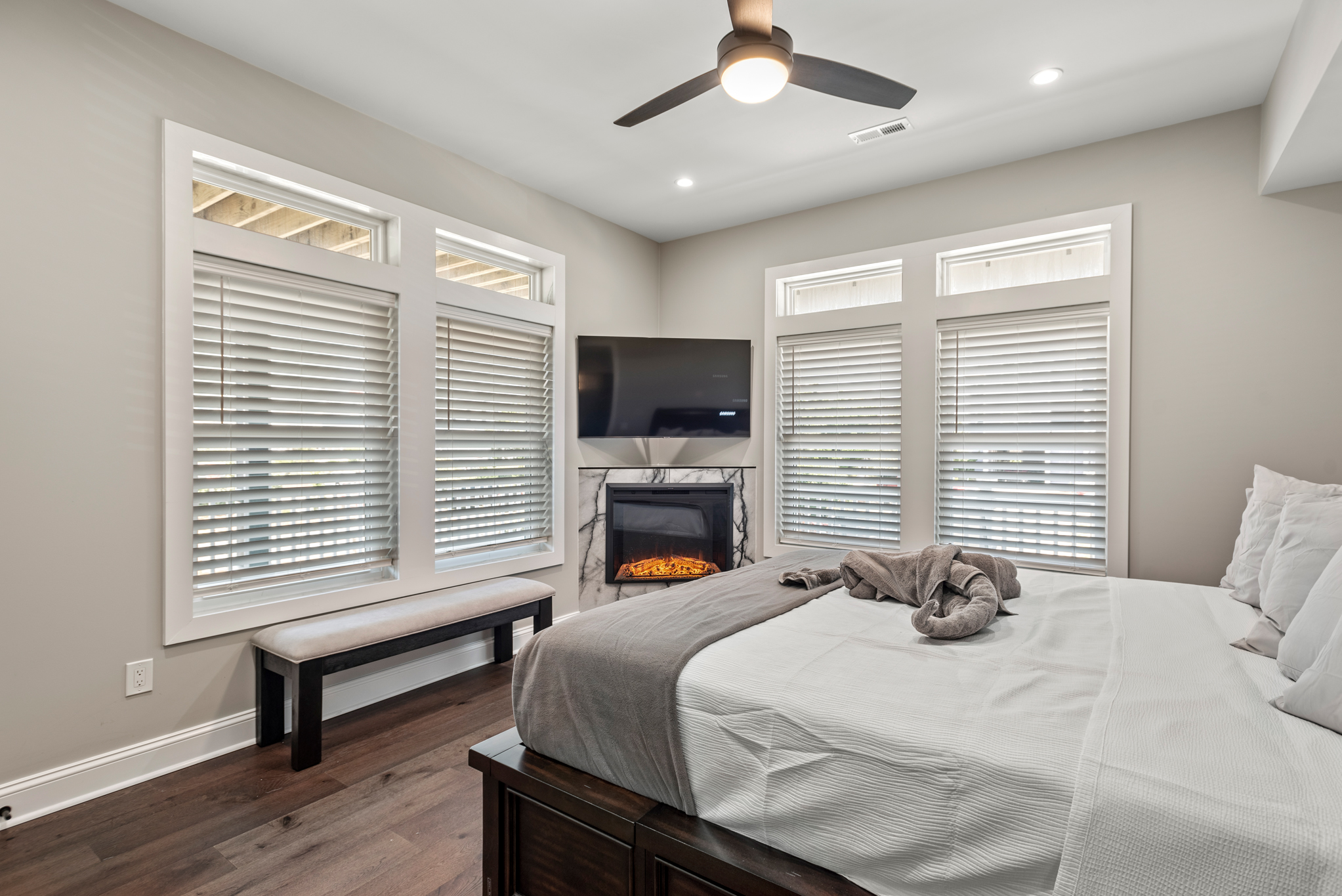 WH786: The OBX One | Mid Level Bedroom 10