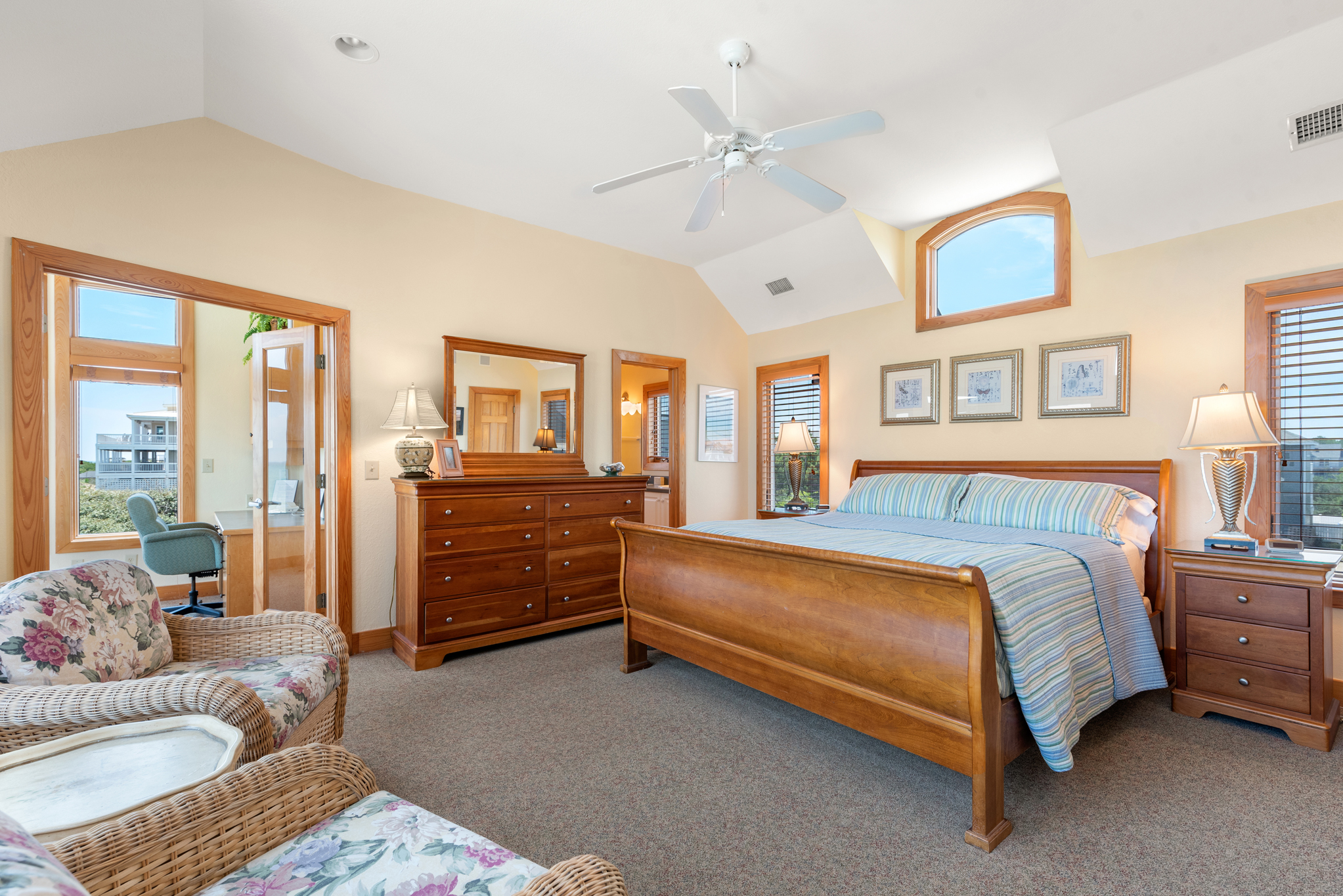 WH139: Dutch Treat | Top Level Bedroom 7