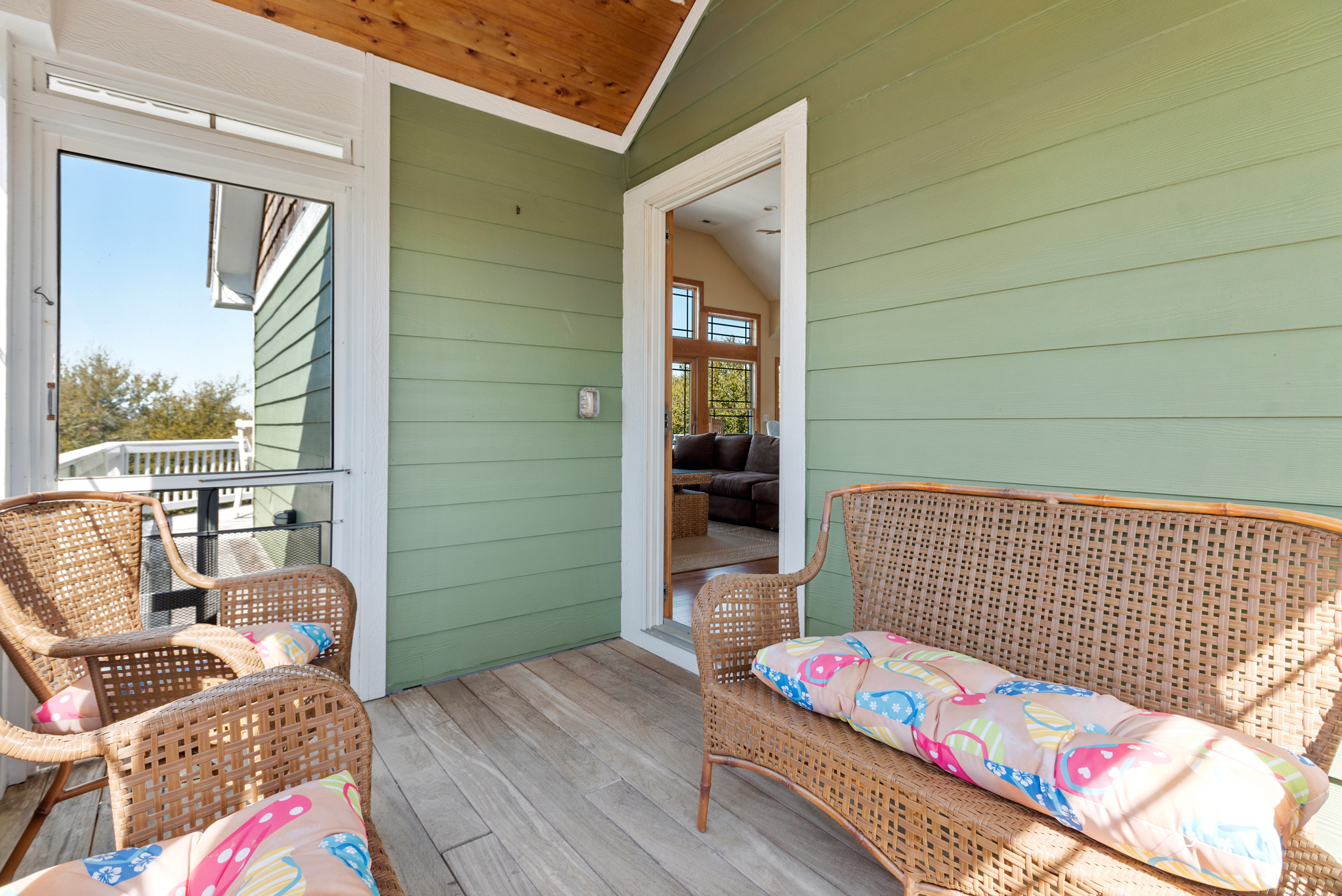CC323: Tide One On | Top Level Screened Porch