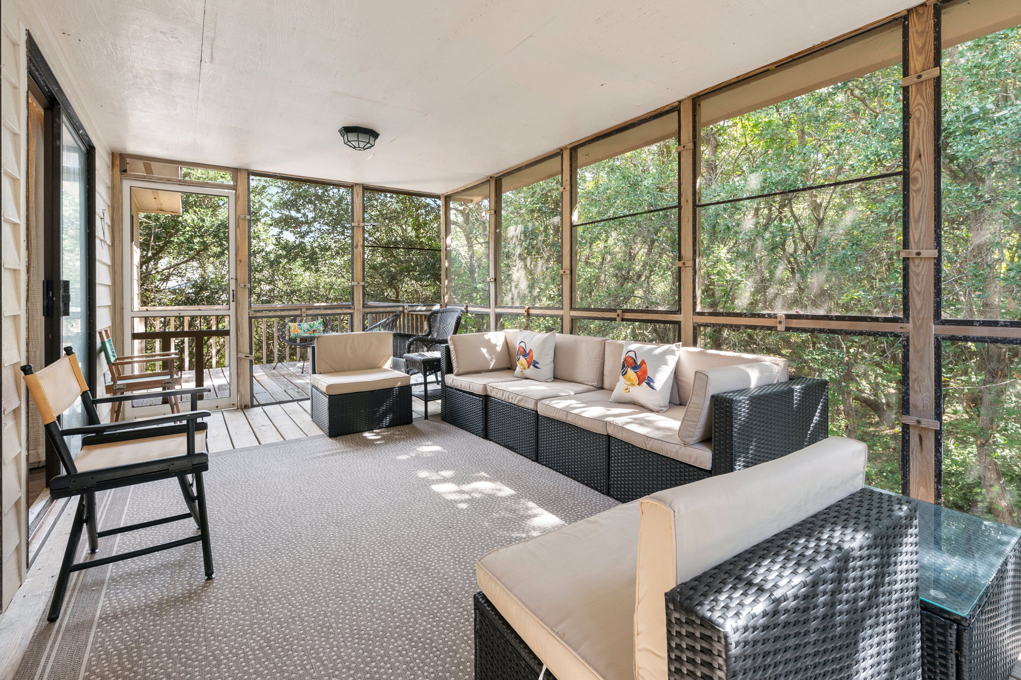 SH16: Southern Grove | Screened Porch