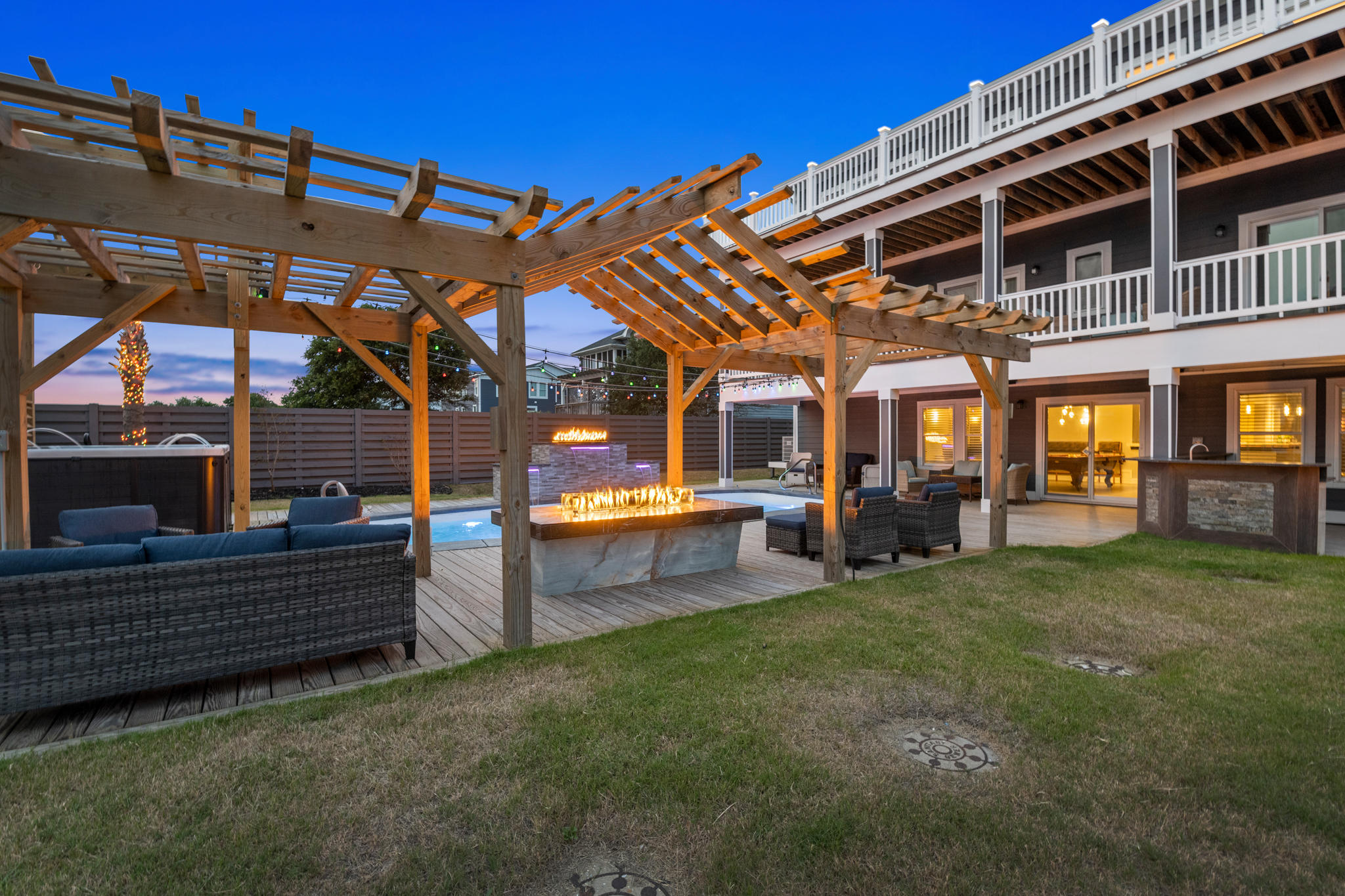 WH786: The OBX One | Fully Enclosed Backyard Event Space
