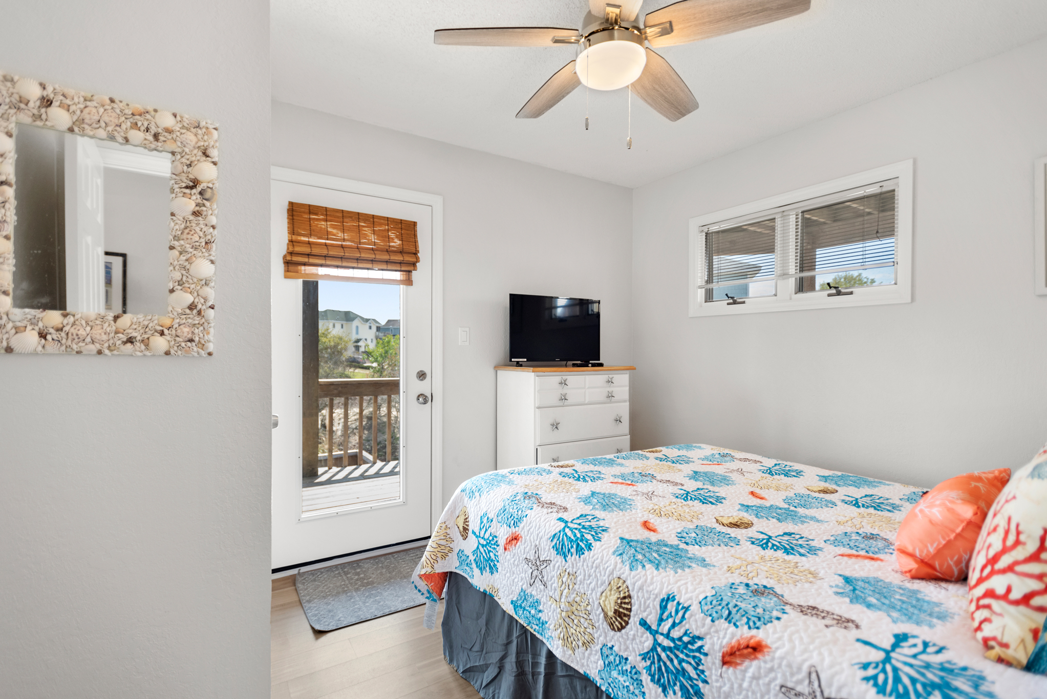 WH632: Sea Blue | Mid Level Bedroom 2