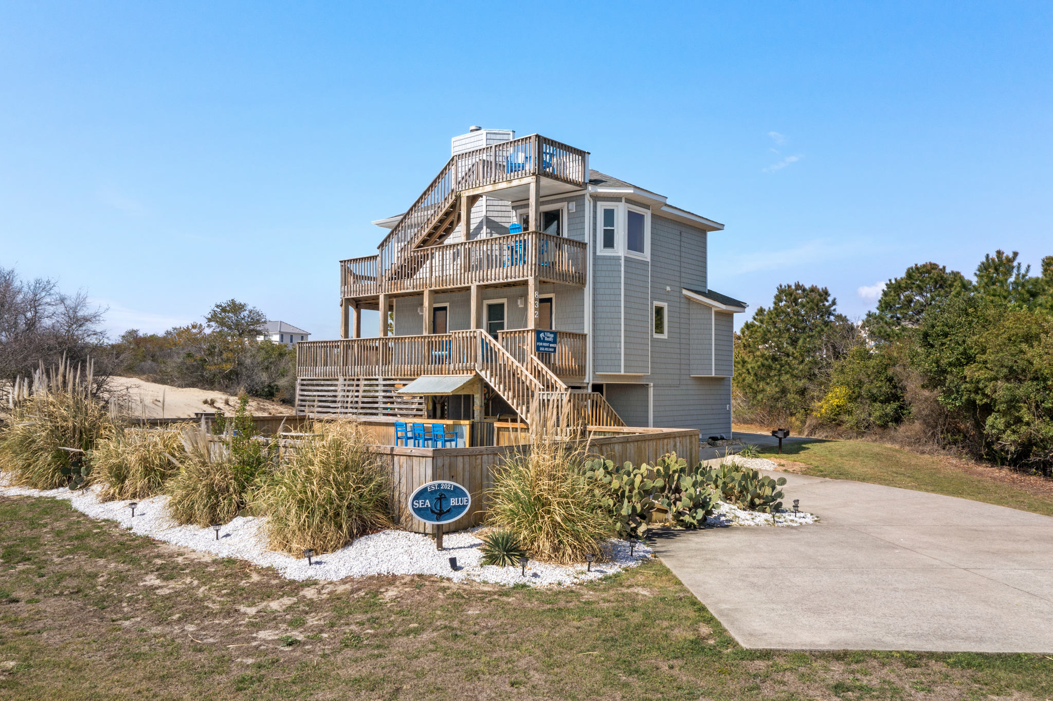 WH632: Sea Blue | Front Exterior