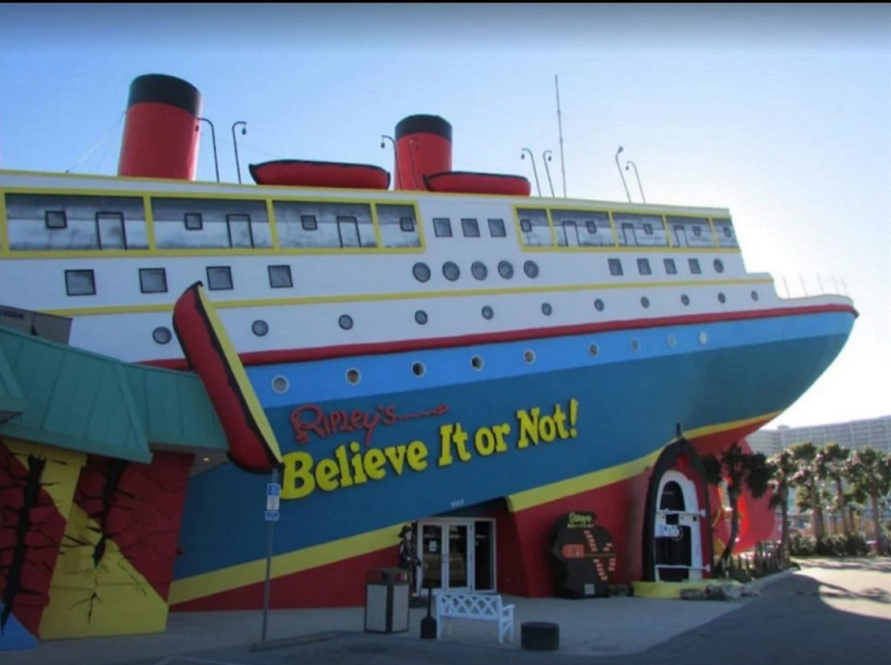 Ripley's Believe It or Not museum features a distinctive ship-shaped building design in the nearby area.