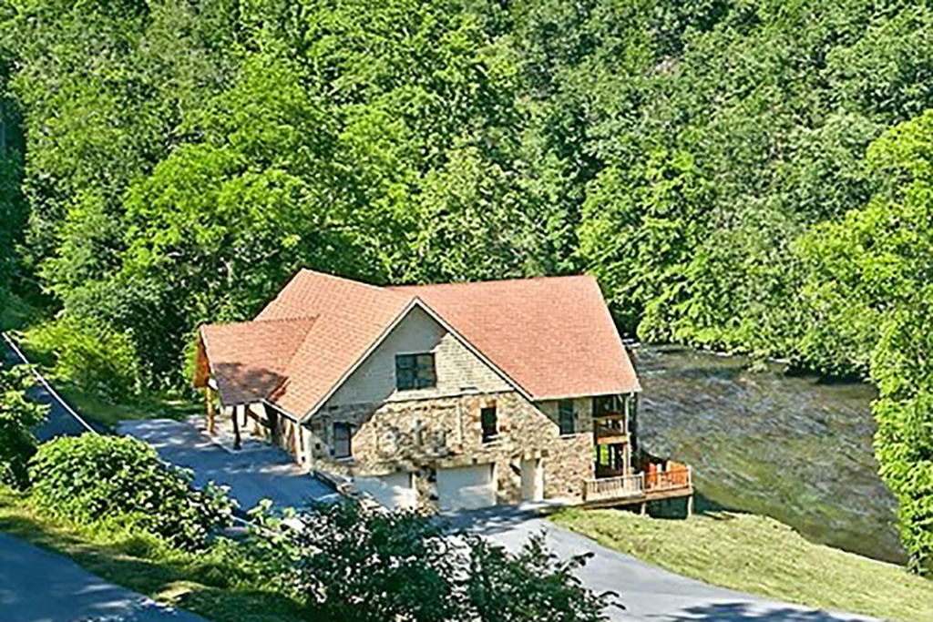 Riverside Lodge | Venture Smoky Mountains
