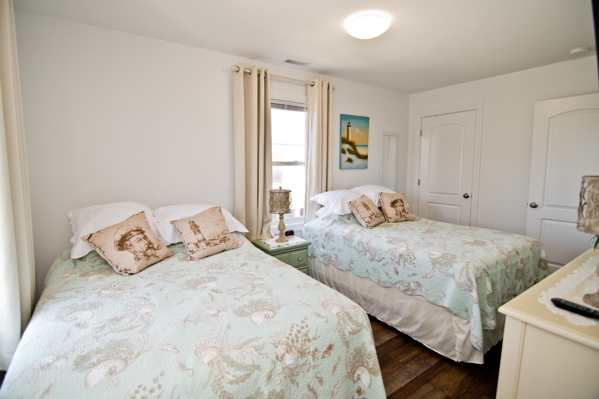 Captain's Quarters East