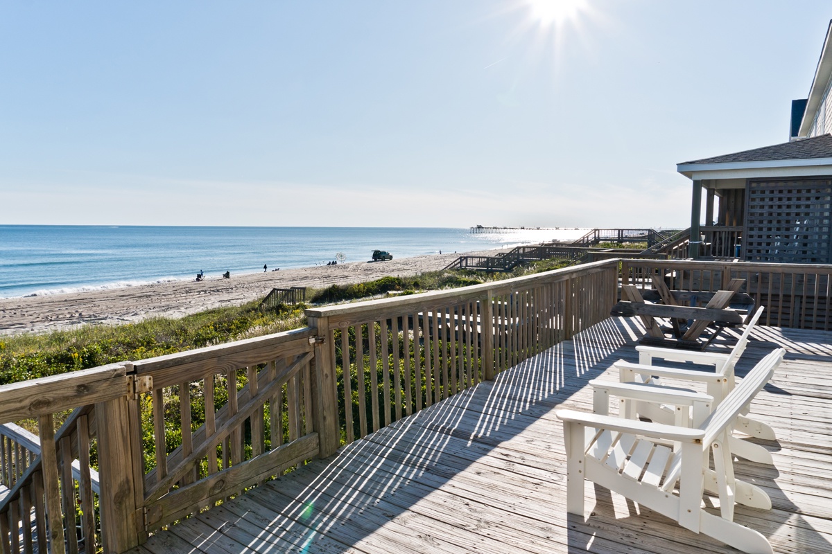 Deck off Living