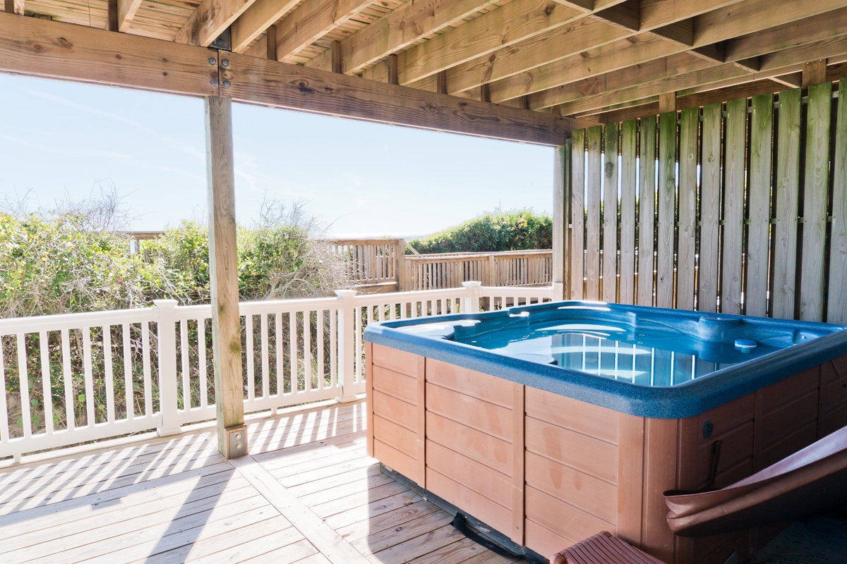 Level One Deck with Hot Tub