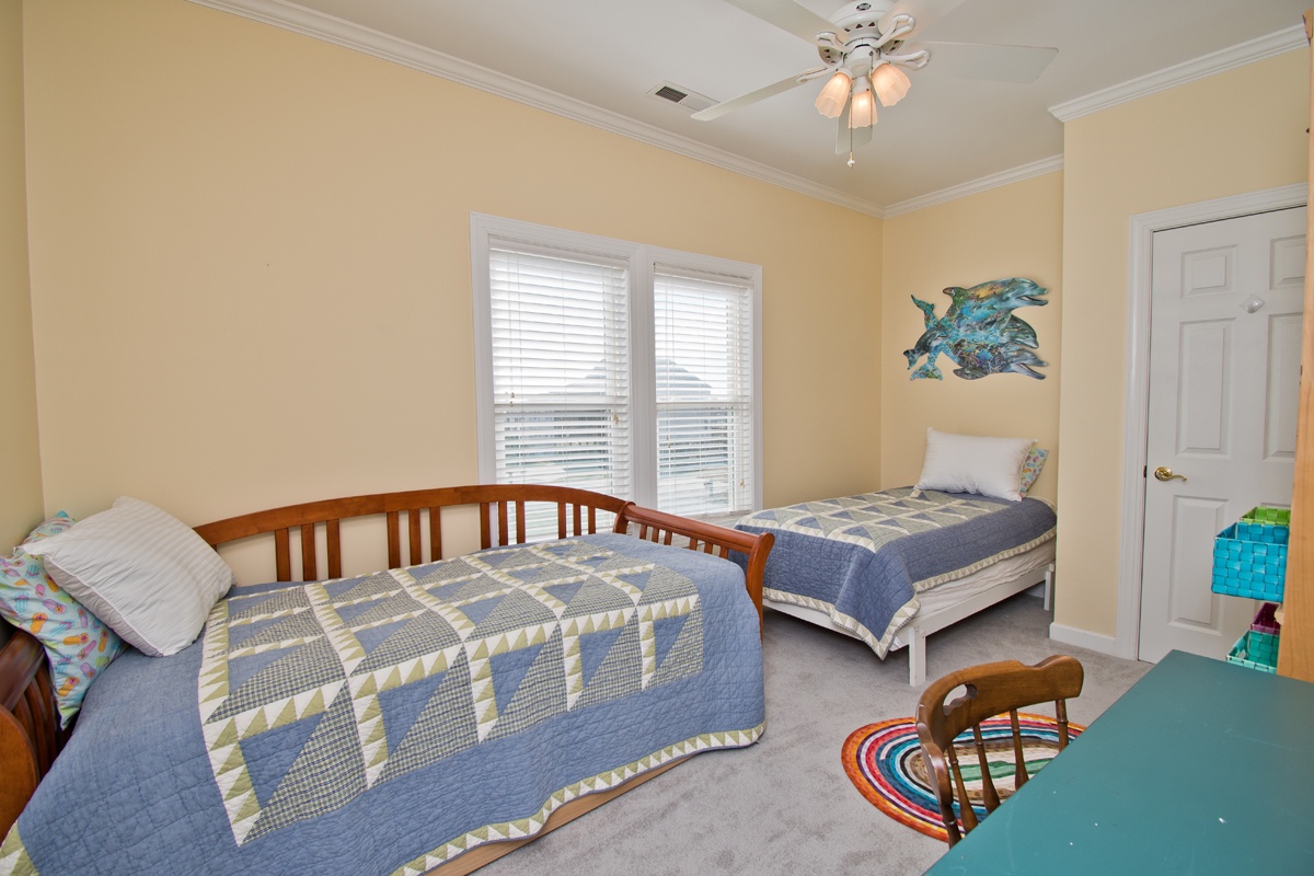 Level Two Bedroom with 2 Twins
