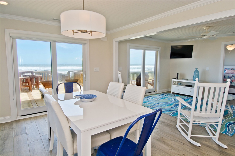 Dining and Living Great Oceanfront Views