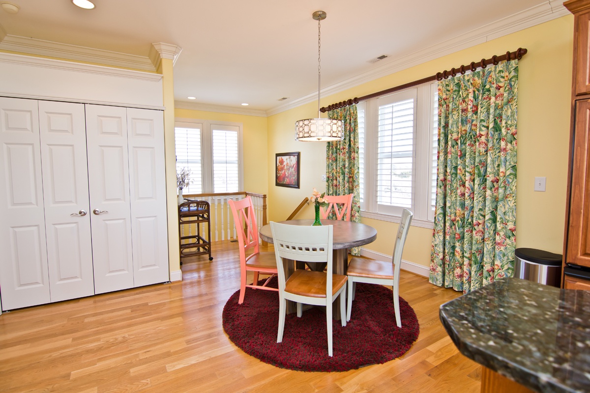 Carriage House At Water's Edge